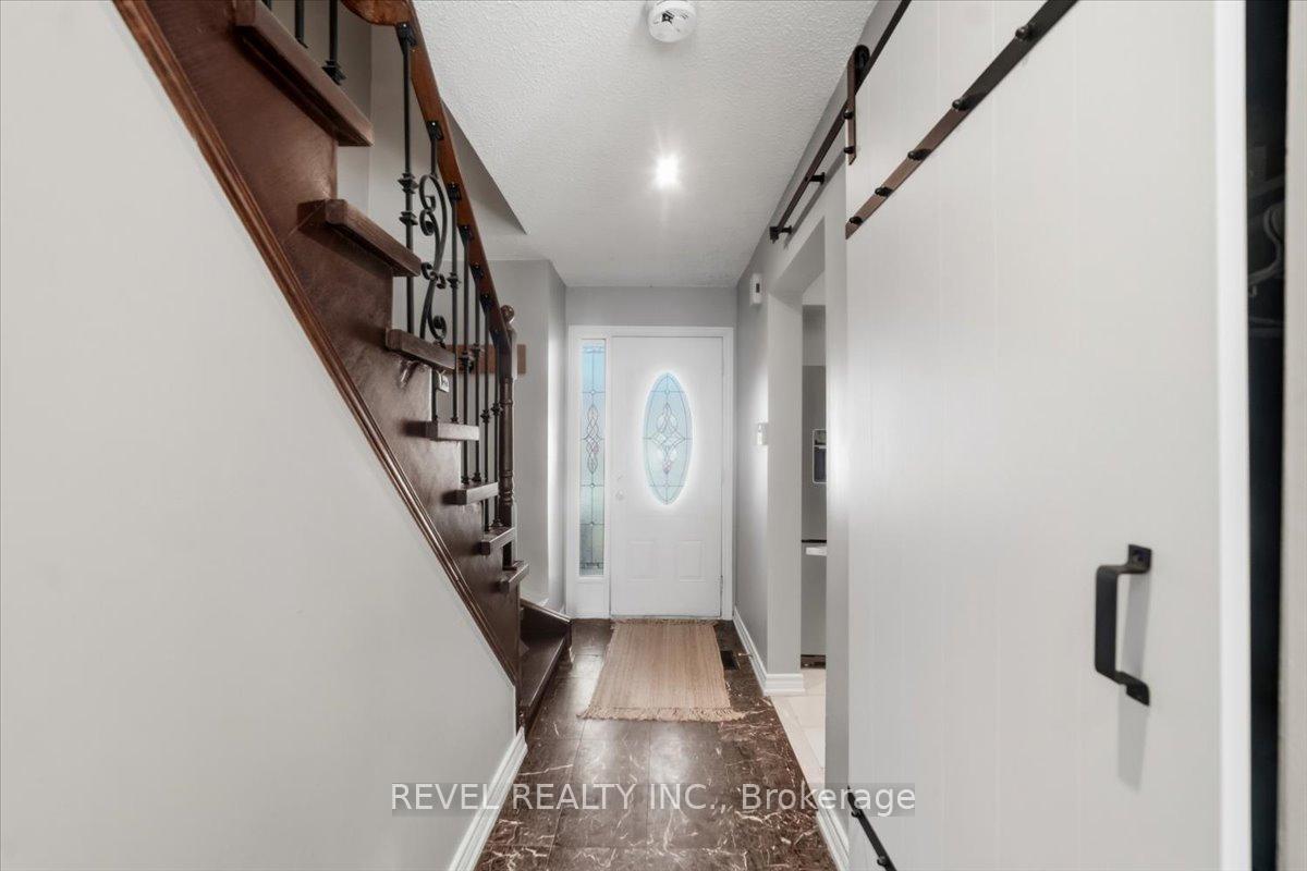 87 Thorp Crescent, Ajax — photo 2 of 5