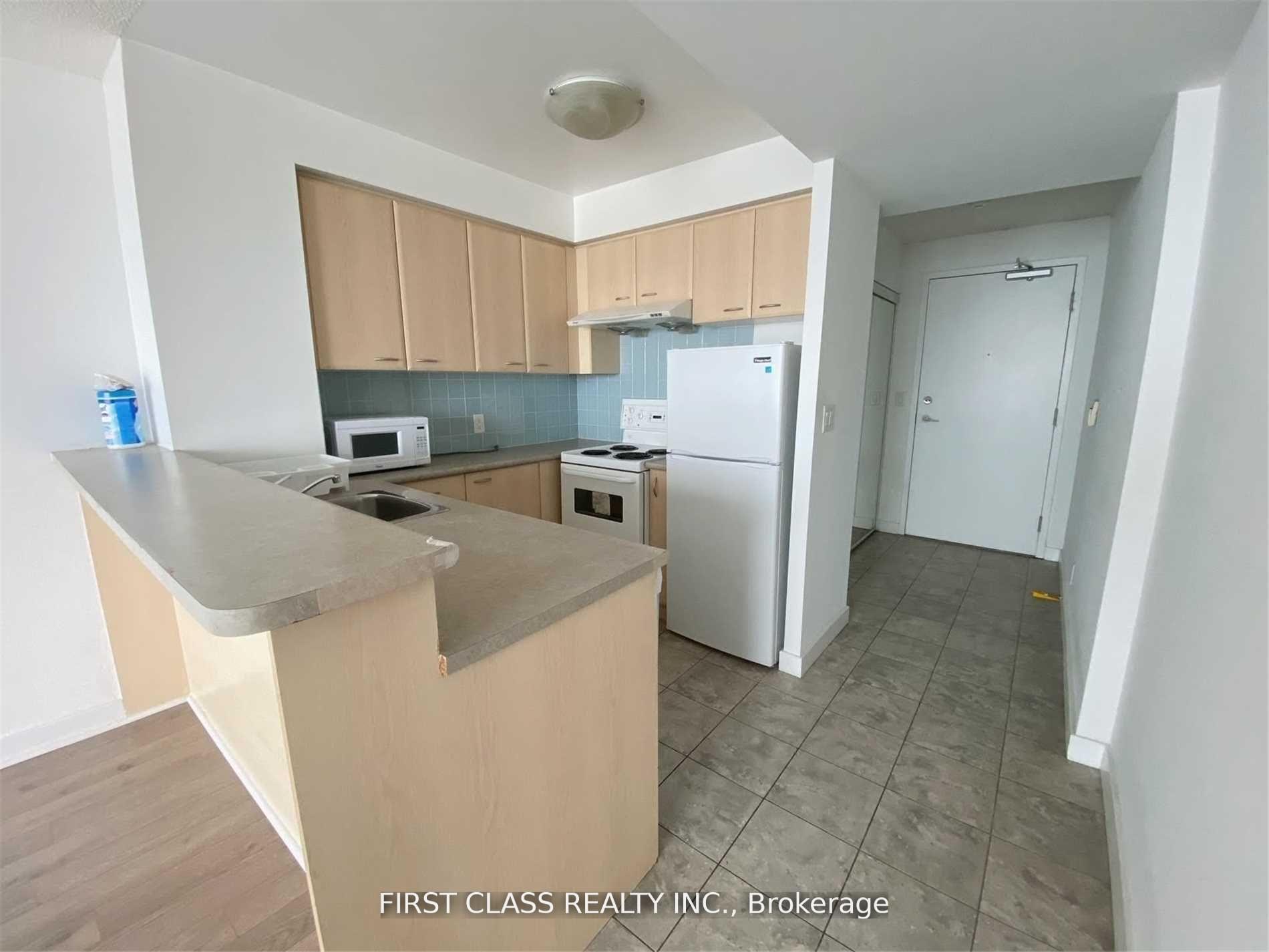 38 Lee Centre Drive 3312, Toronto E09 — photo 3 of 5