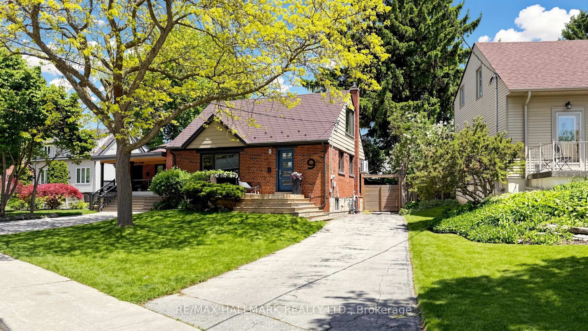 9 Squires Avenue, Toronto E03, ON M4B 2R2 — Toronto E03, Ontario