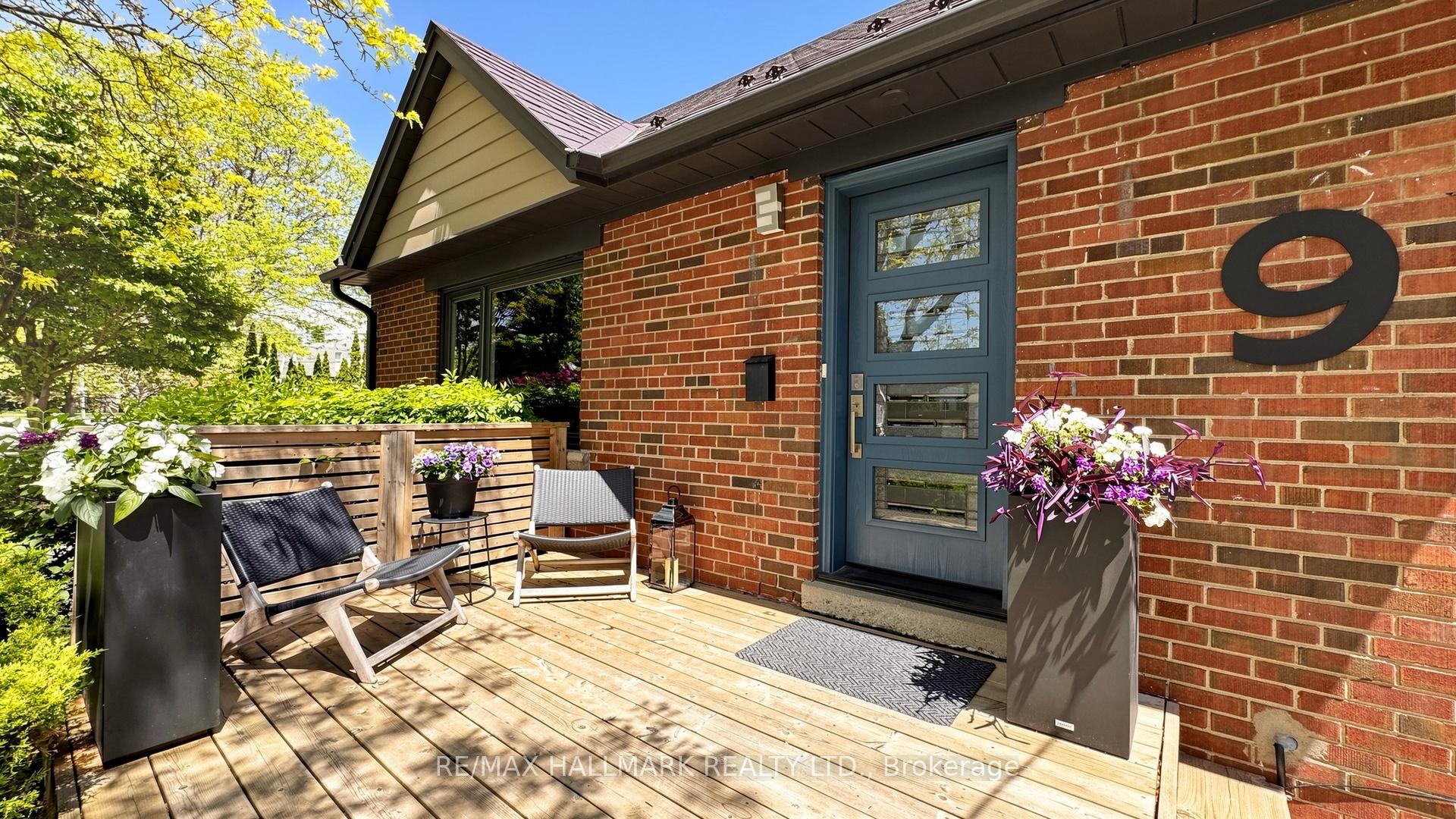9 Squires Avenue, Toronto E03 — photo 2 of 5