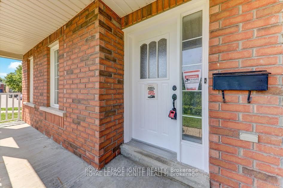 57 Armitage Crescent, Ajax — photo 4 of 5