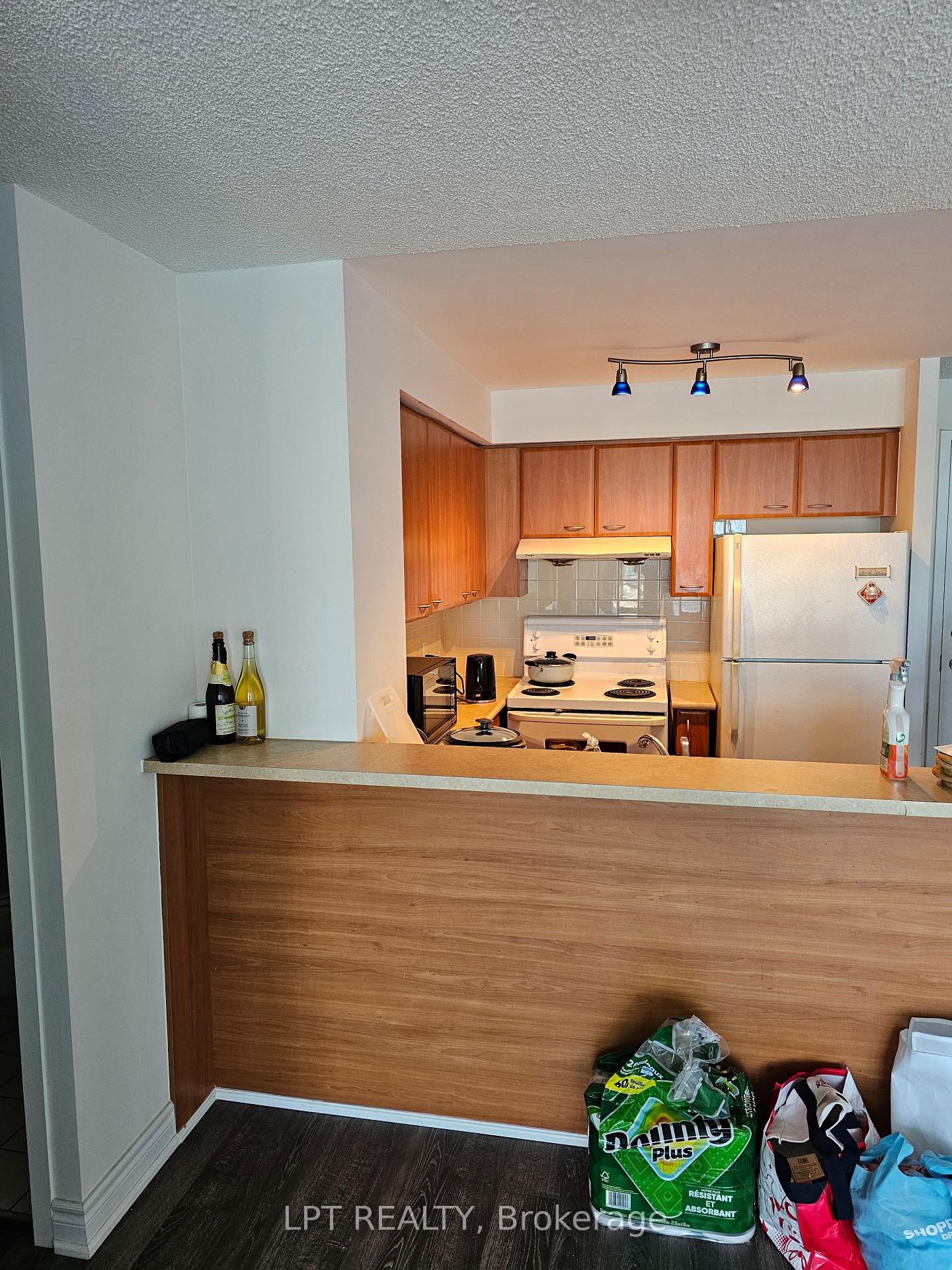 38 Lee Centre Drive 2107, Toronto E09 — photo 2 of 5
