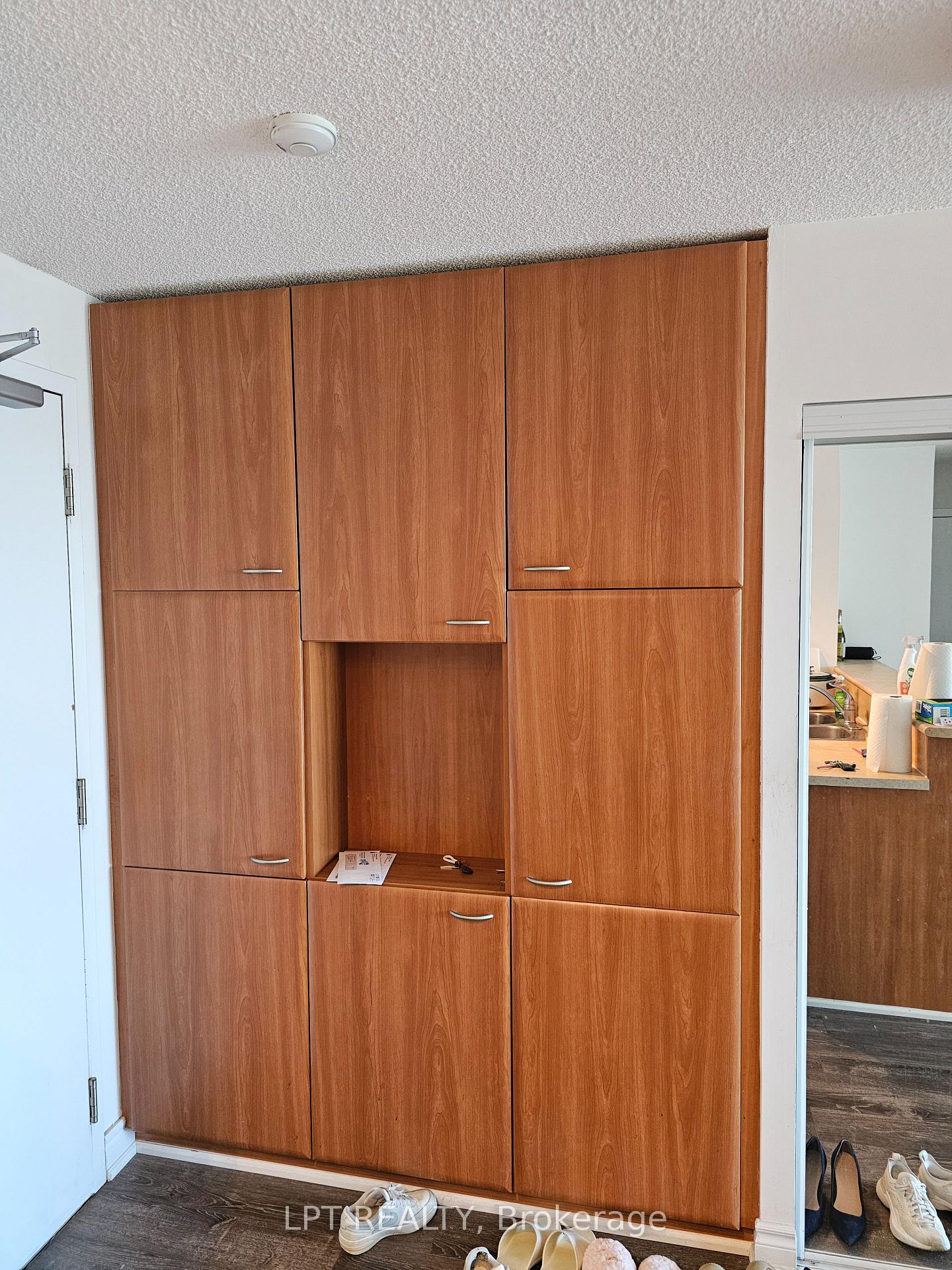 38 Lee Centre Drive 2107, Toronto E09 — photo 3 of 5