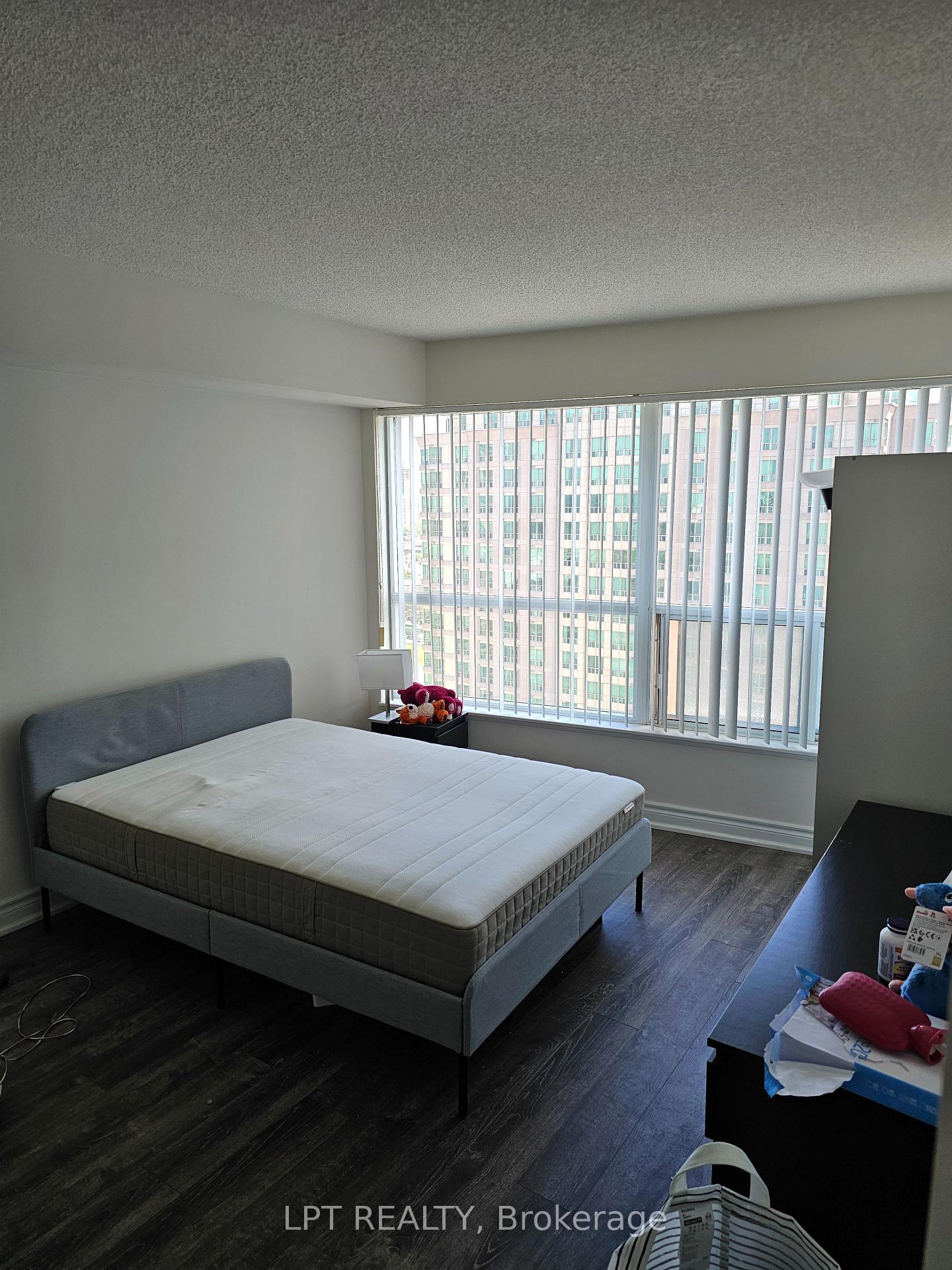 38 Lee Centre Drive 2107, Toronto E09 — photo 4 of 5