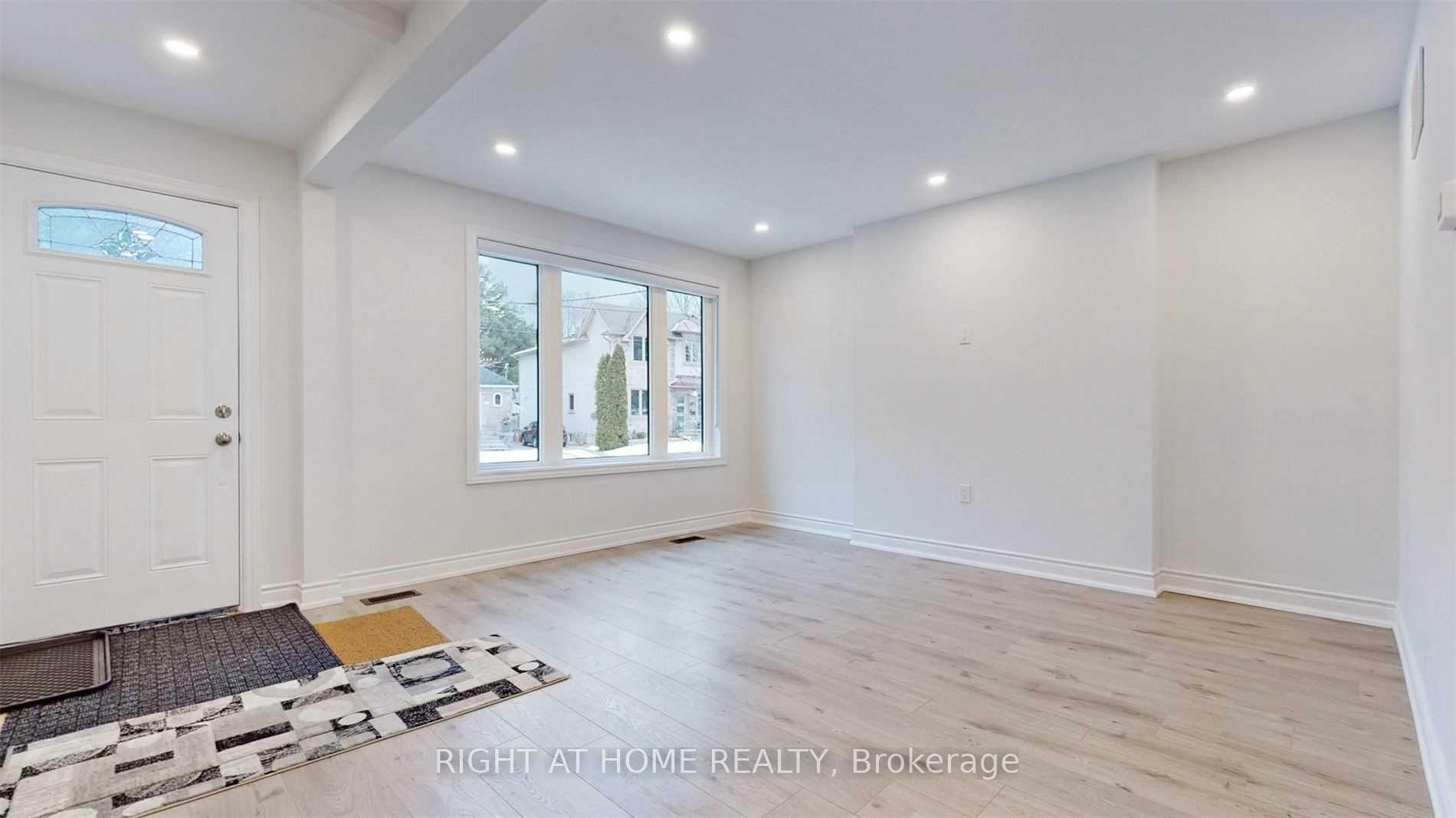 8 Airley Crescent Main, Toronto E03 — photo 4 of 5