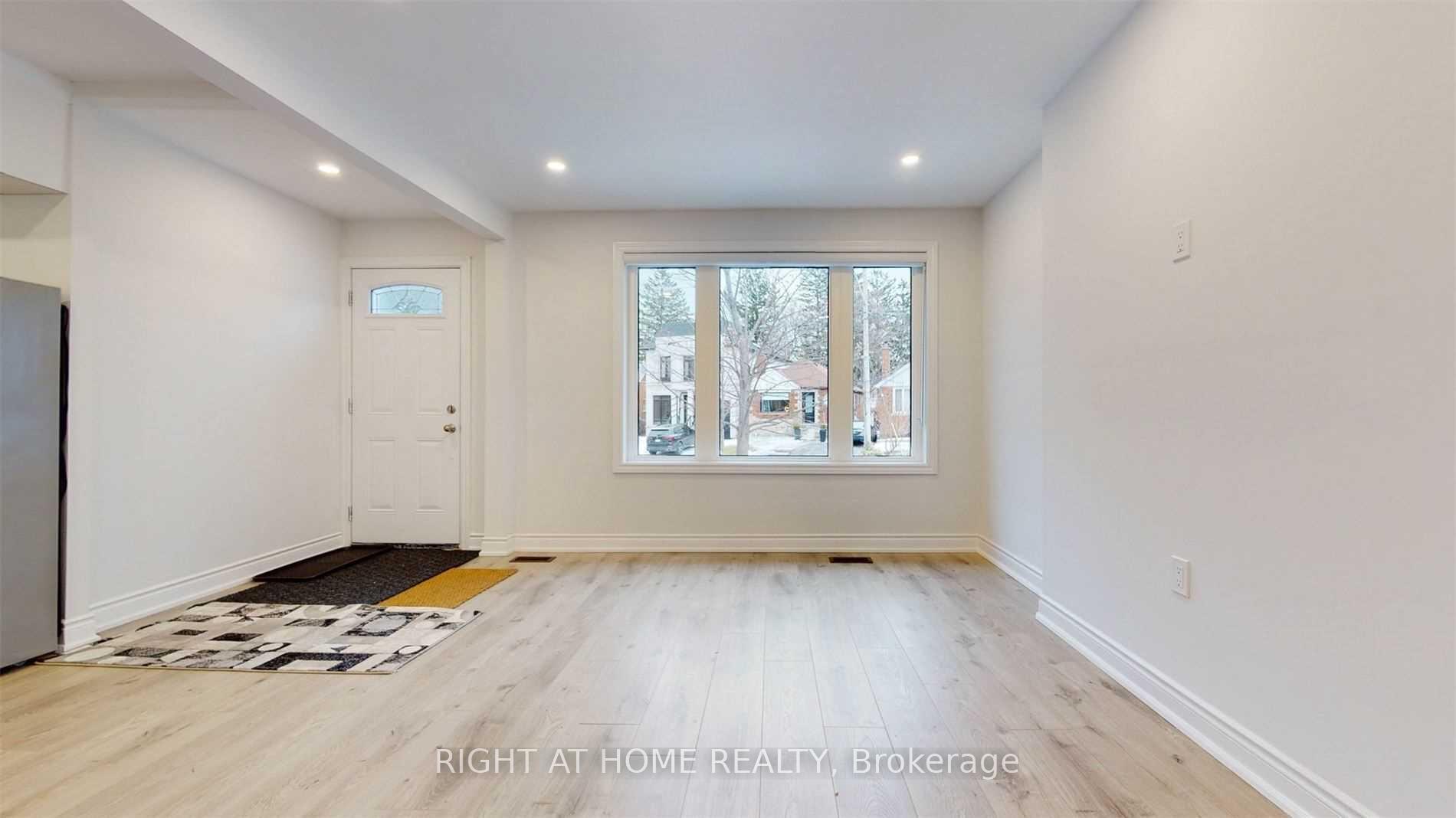8 Airley Crescent Main, Toronto E03 — photo 5 of 5