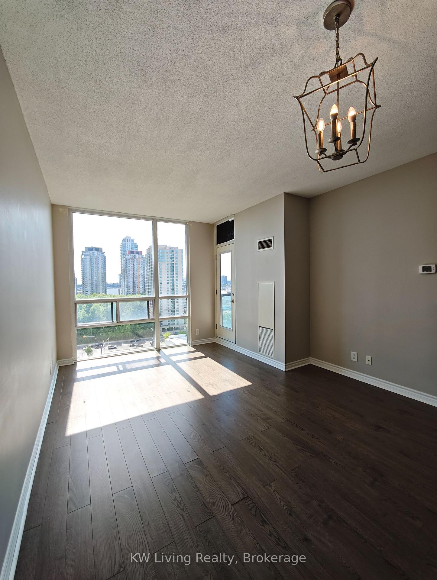 68 Grangeway Avenue 2002, Toronto E09 — photo 4 of 5