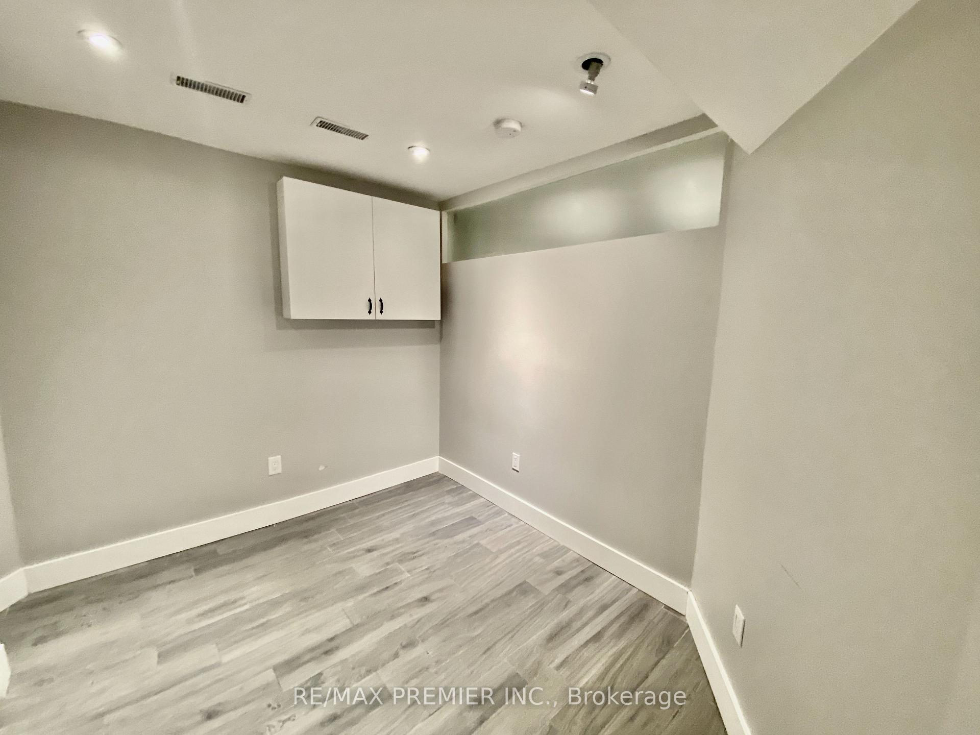50 Pape Avenue 1, Toronto E01 — photo 2 of 5