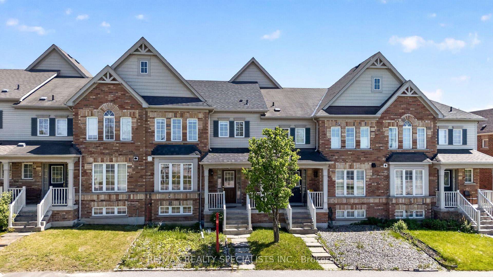 45 Warnford Circle, Ajax — photo 2 of 5