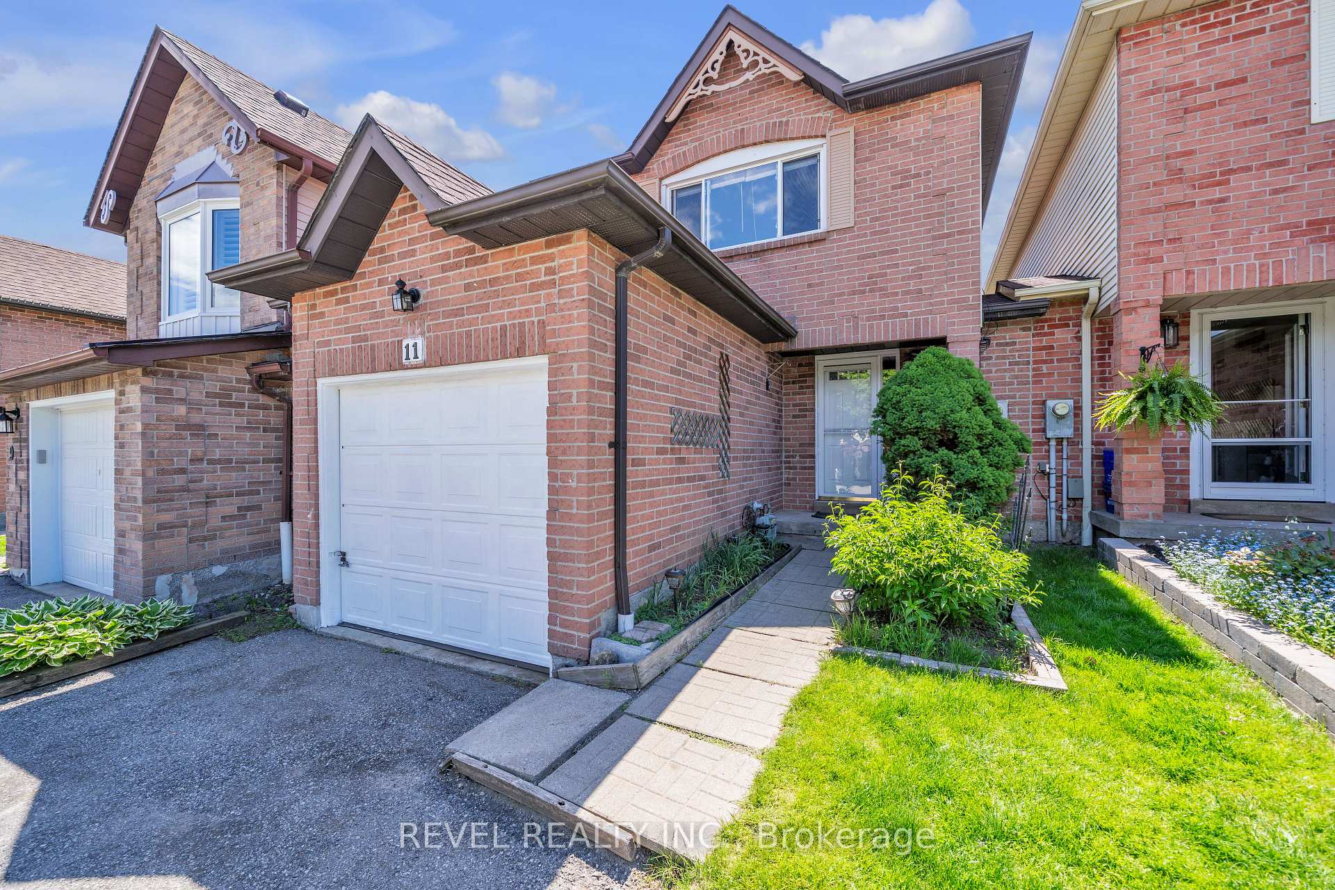 11 Carr Drive, Ajax, ON L1T 3E1 — Ajax, Ontario