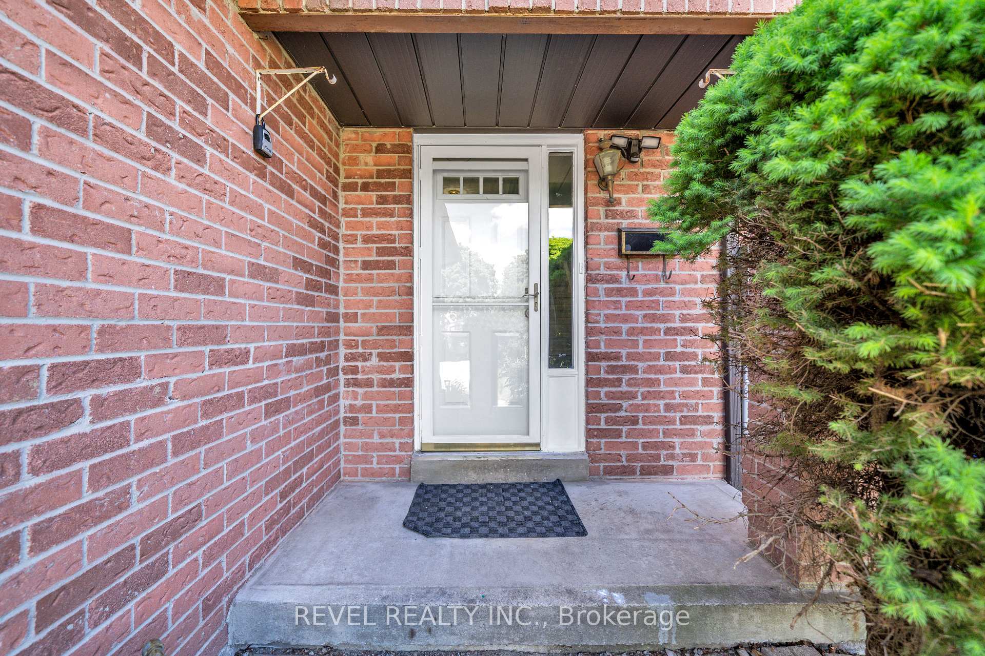 11 Carr Drive, Ajax — photo 4 of 5