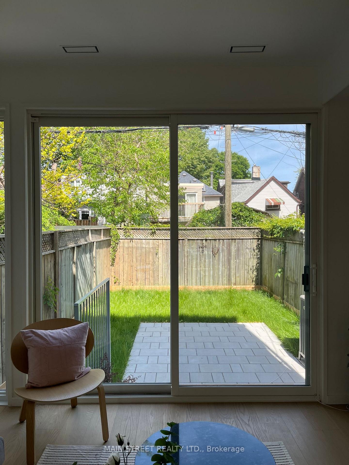 523 Craven Road, Toronto E01 — photo 2 of 5