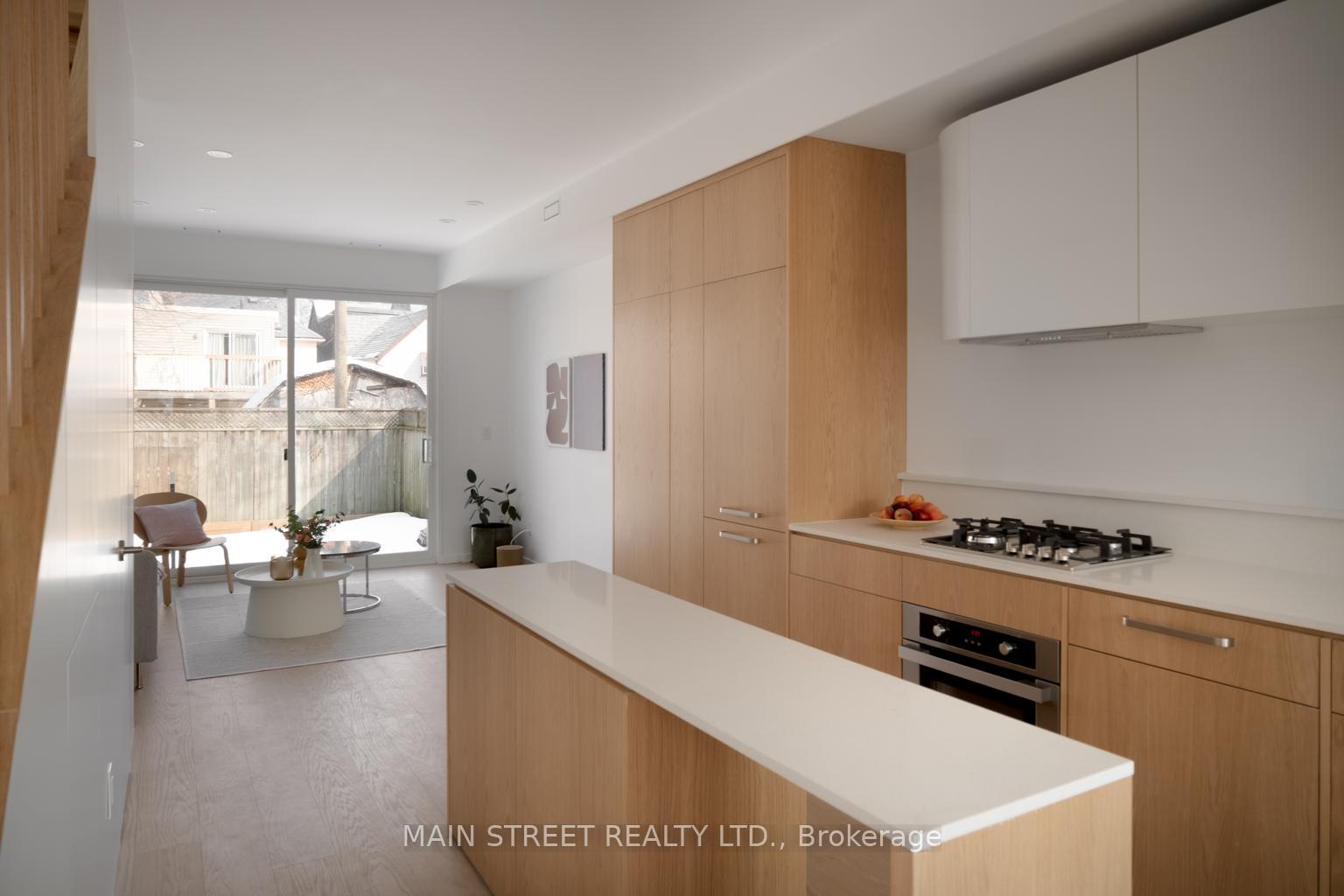 523 Craven Road, Toronto E01 — photo 3 of 5