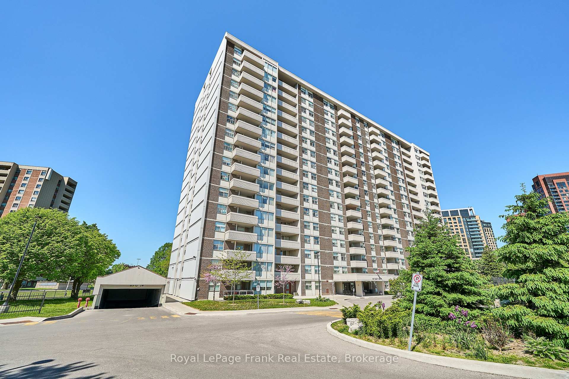 44 Falby Court 909, Ajax — photo 2 of 5