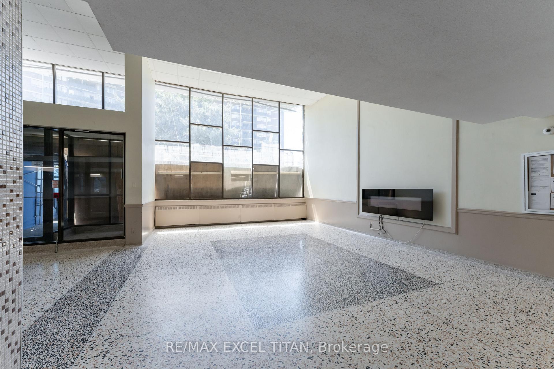 1385 Midland Avenue 611, Toronto E09 — photo 2 of 5