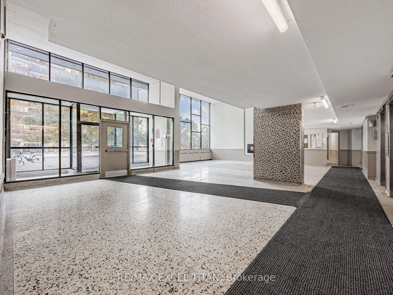 1385 Midland Avenue 611, Toronto E09 — photo 3 of 5