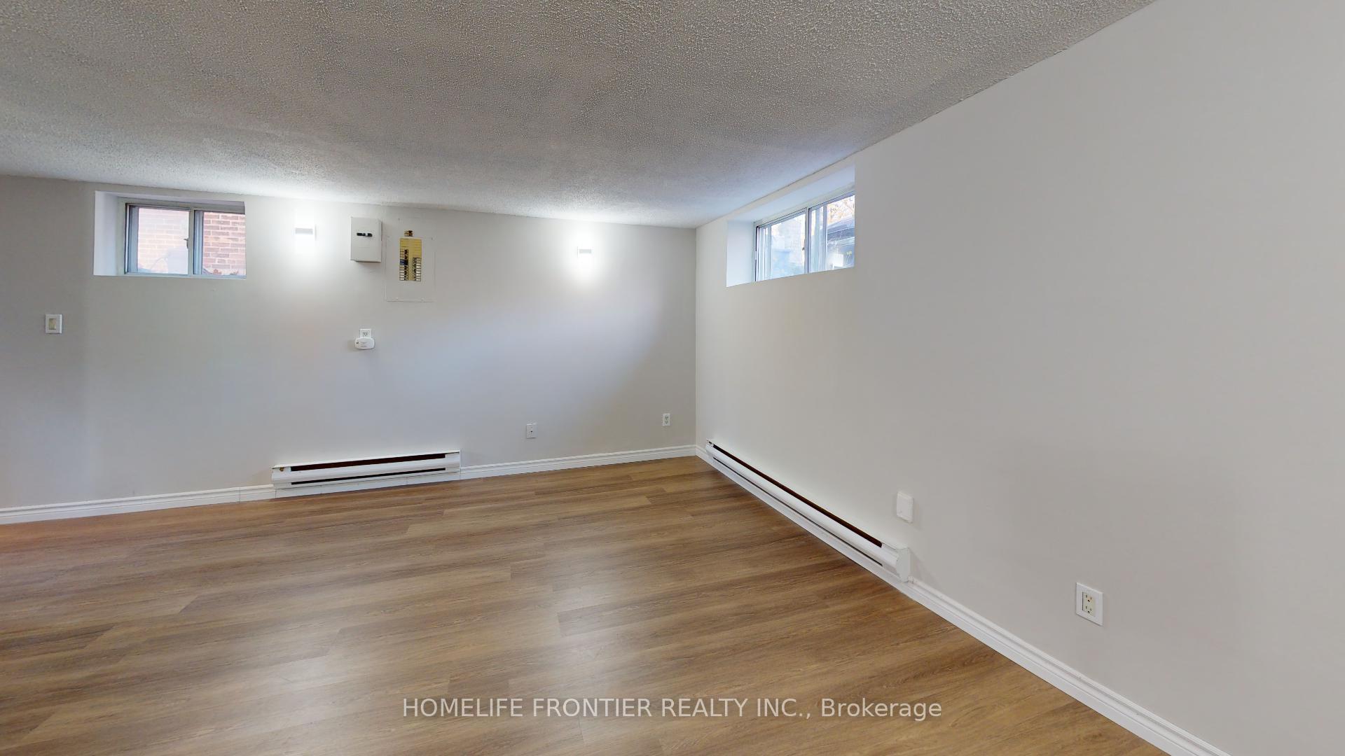 79 Redwood Avenue 3, Toronto E01 — photo 4 of 5