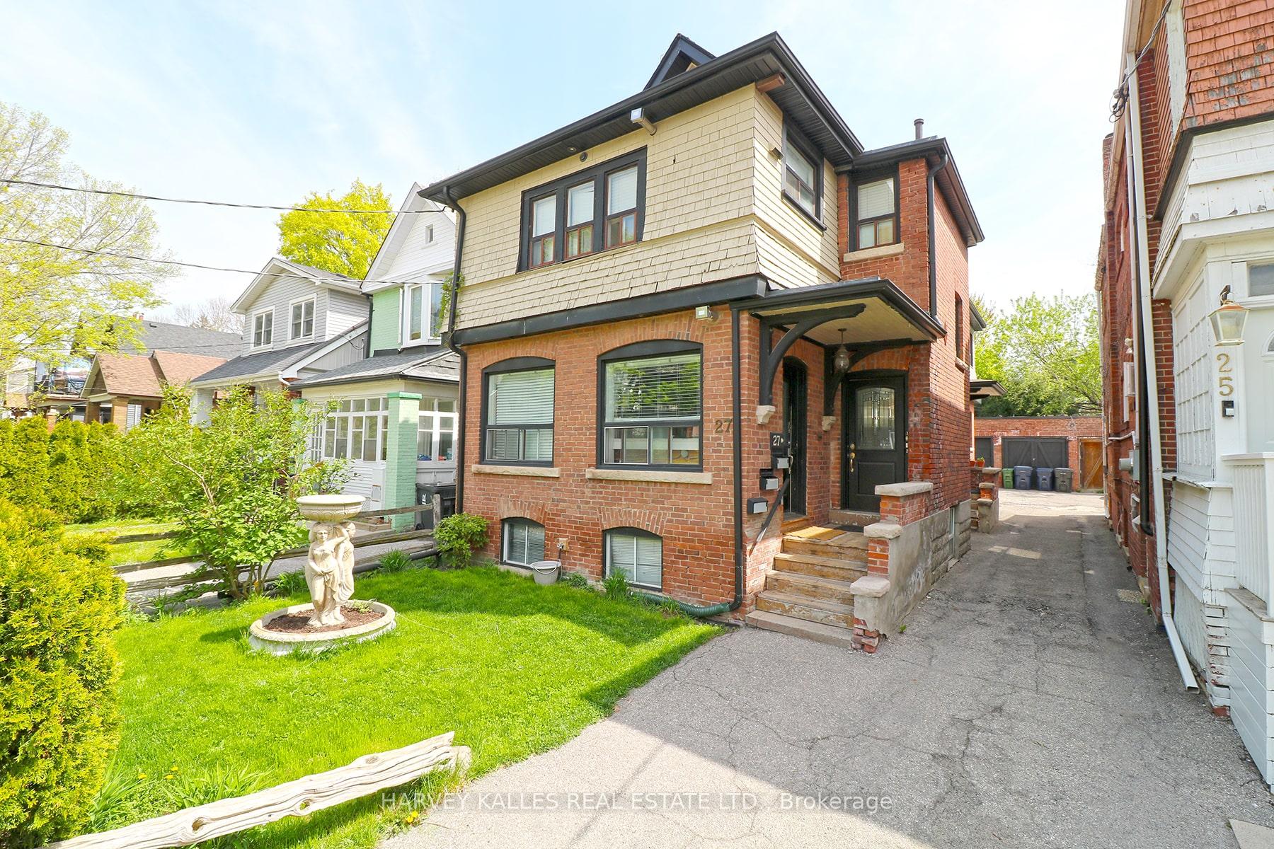 27 Hiawatha Road 4, Toronto E01, ON M4L 2X7 — Toronto E01, Ontario