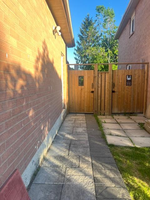 11 Wilce Drive BSMT, Ajax — photo 3 of 5