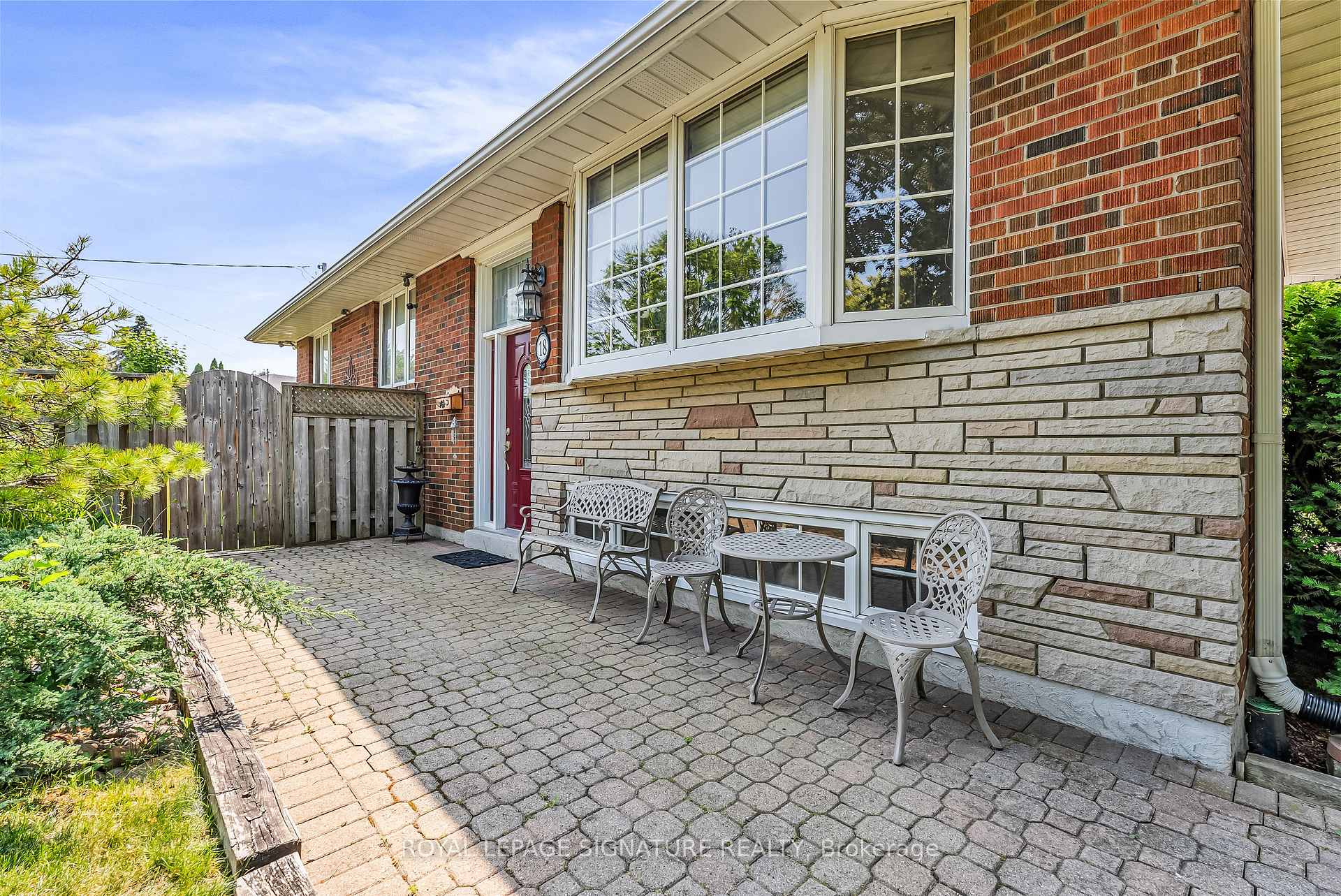 18 Verlaine Place, Toronto E09 — photo 2 of 5