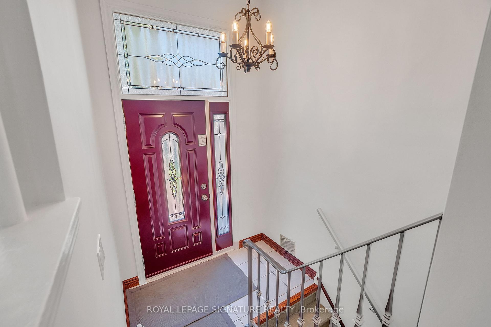 18 Verlaine Place, Toronto E09 — photo 5 of 5