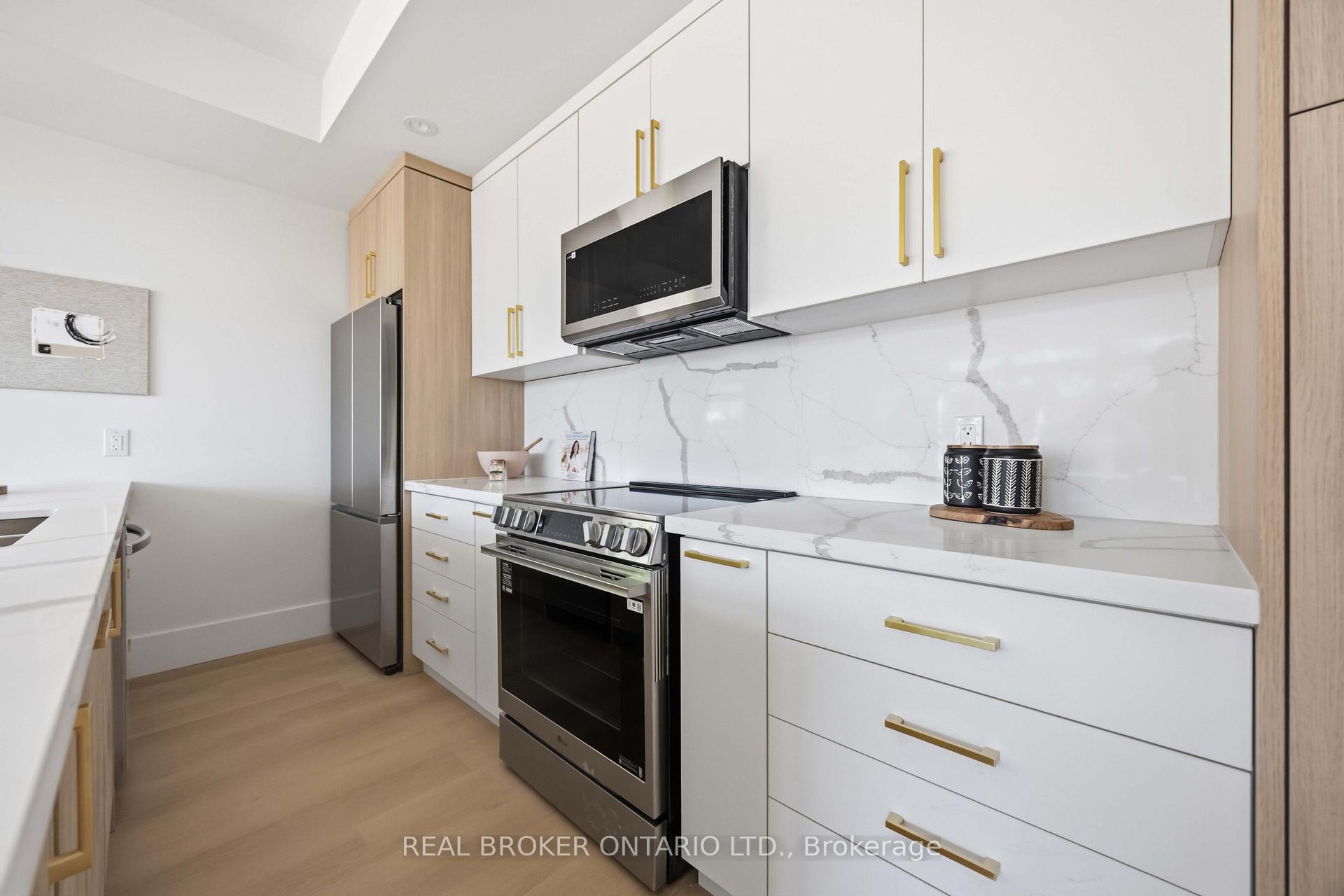 102 Boultbee Avenue B, Toronto E01 — photo 4 of 5
