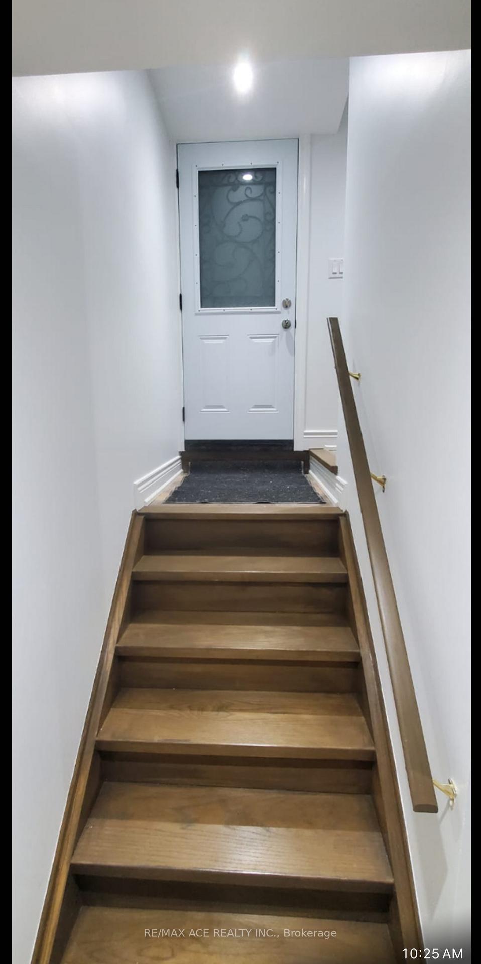 48 Lloydminster Avenue Bsmt, Ajax — photo 2 of 5