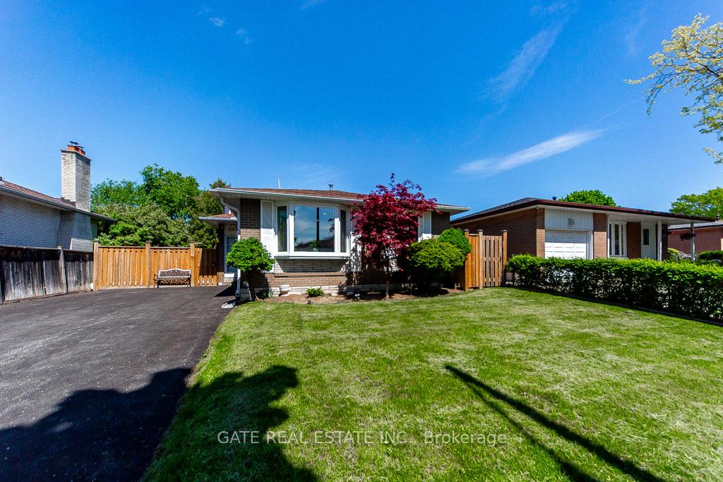 89 Amberjack Boulevard, Toronto E09 — photo 2 of 5