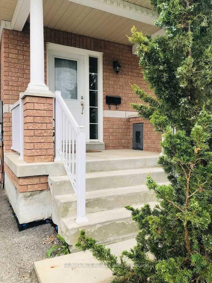 99 Atherton Avenue, Ajax — photo 2 of 5