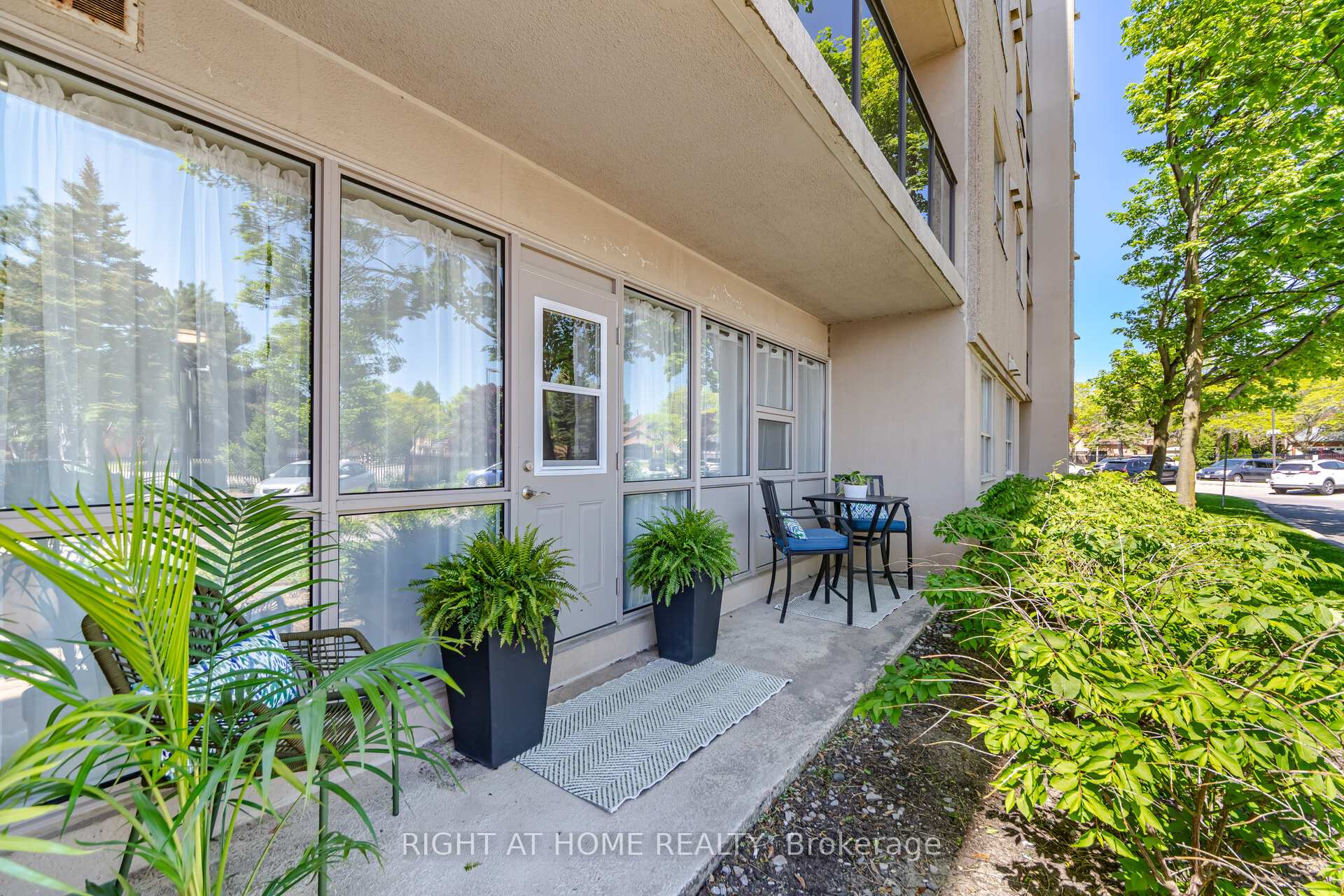2 Westney Road N 108, Ajax — photo 4 of 5