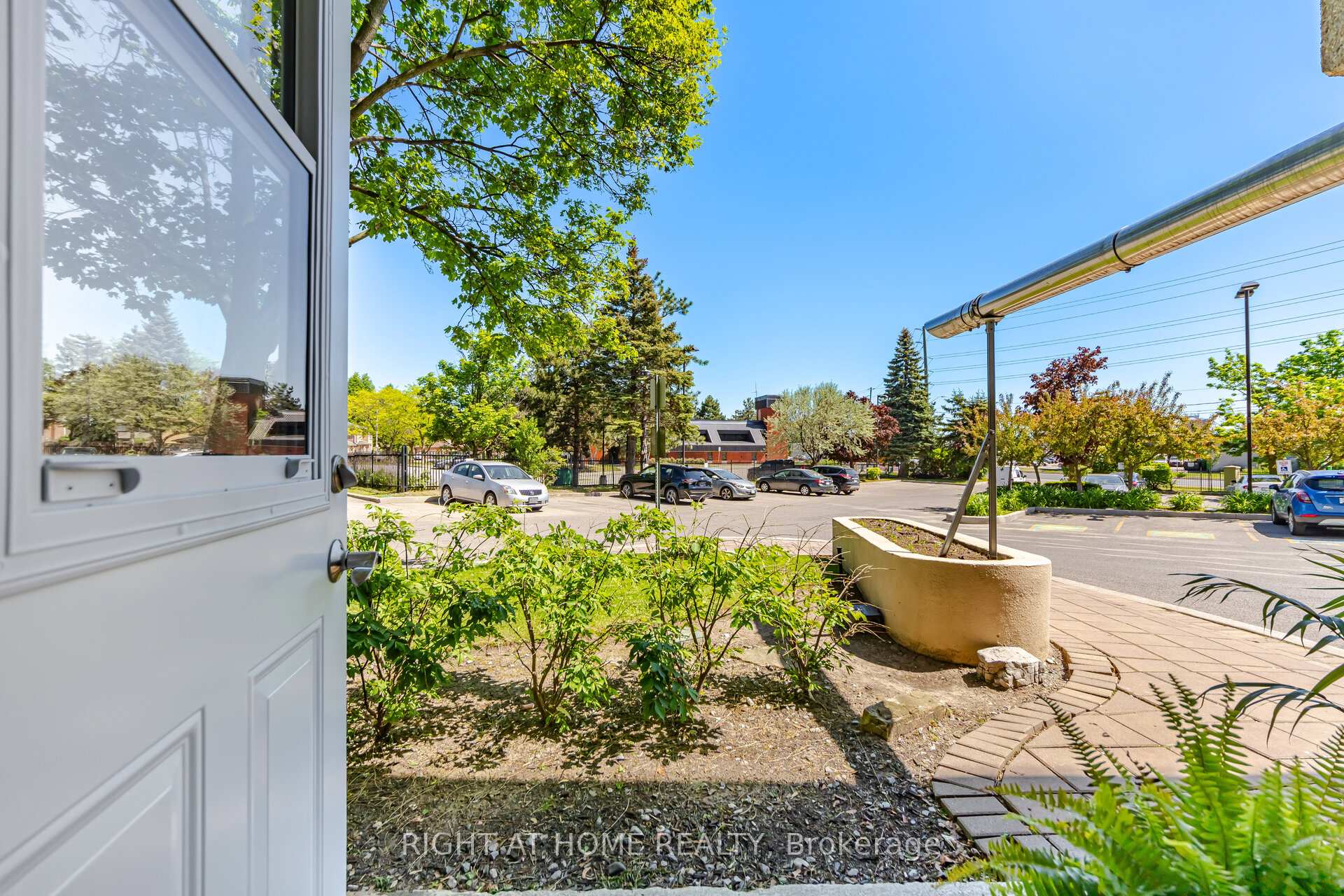 2 Westney Road N 108, Ajax — photo 5 of 5