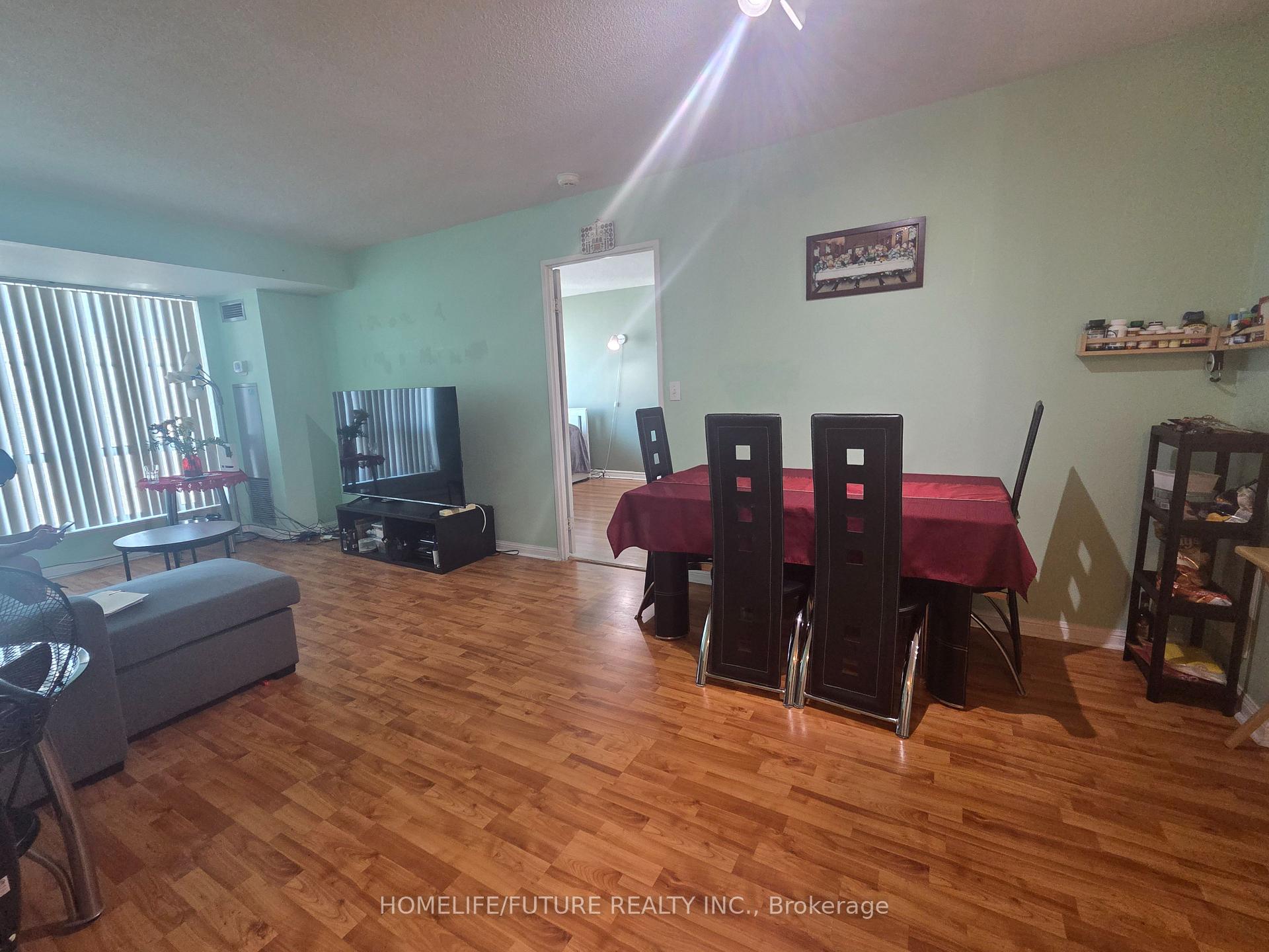 1 Lee Centre Drive 1209, Toronto E09 — photo 3 of 5