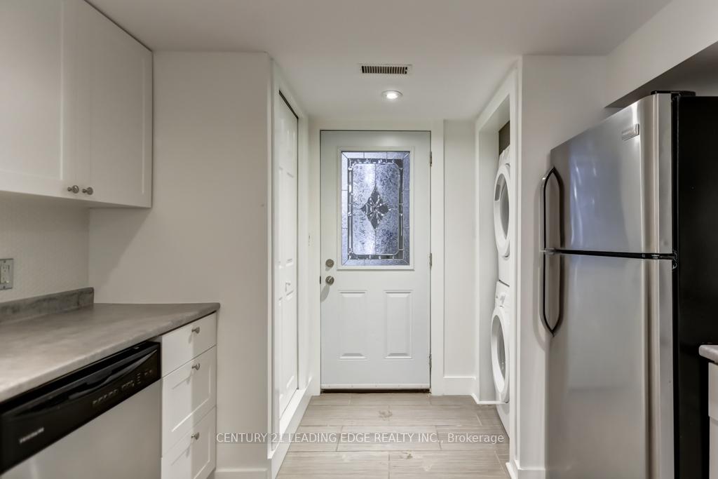 104 Leslie Street Lower, Toronto E01 — photo 3 of 5