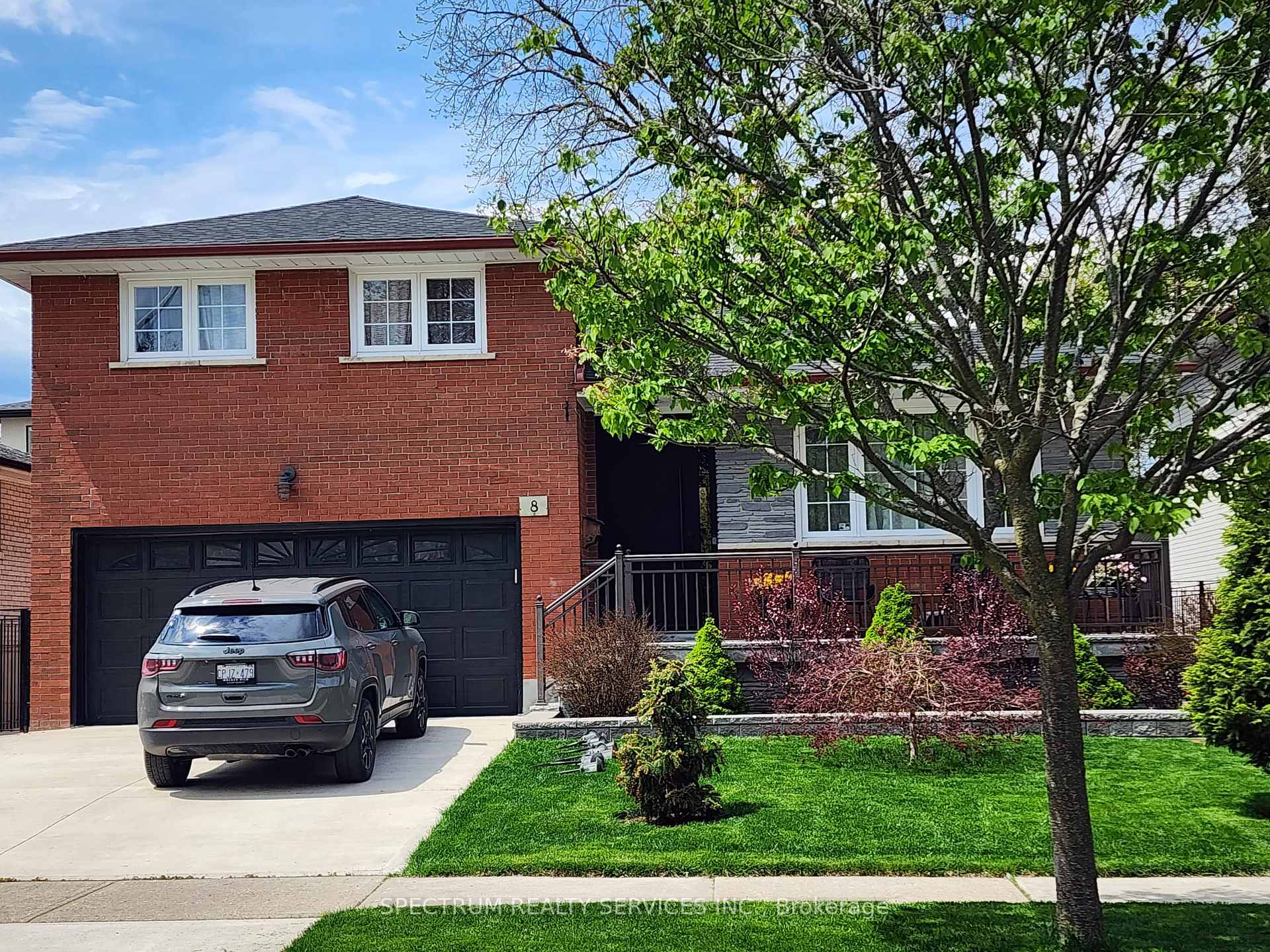 8 Munford Crescent, Toronto E03, ON M4B 1C1 — Toronto E03, Ontario