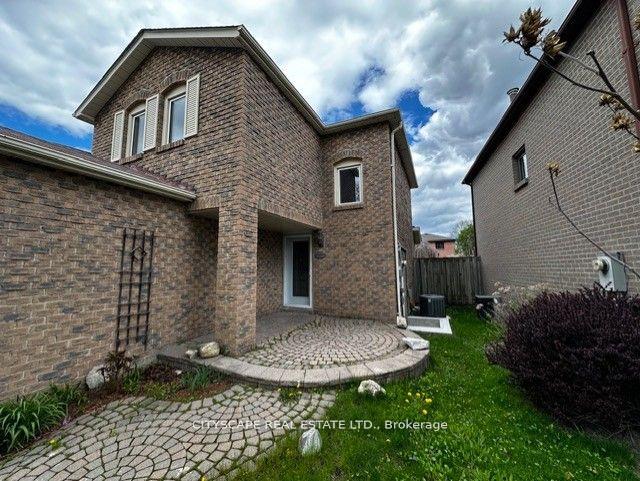 82 Chatfield Drive, Ajax — photo 2 of 5