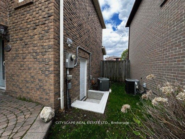 82 Chatfield Drive, Ajax — photo 3 of 5