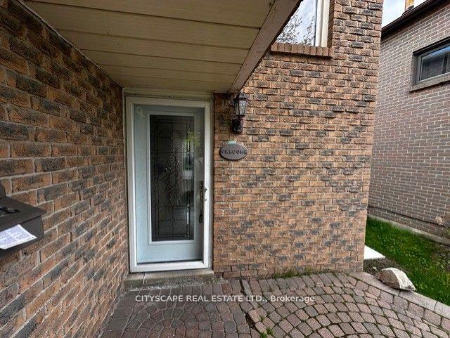 82 Chatfield Drive, Ajax — photo 4 of 5