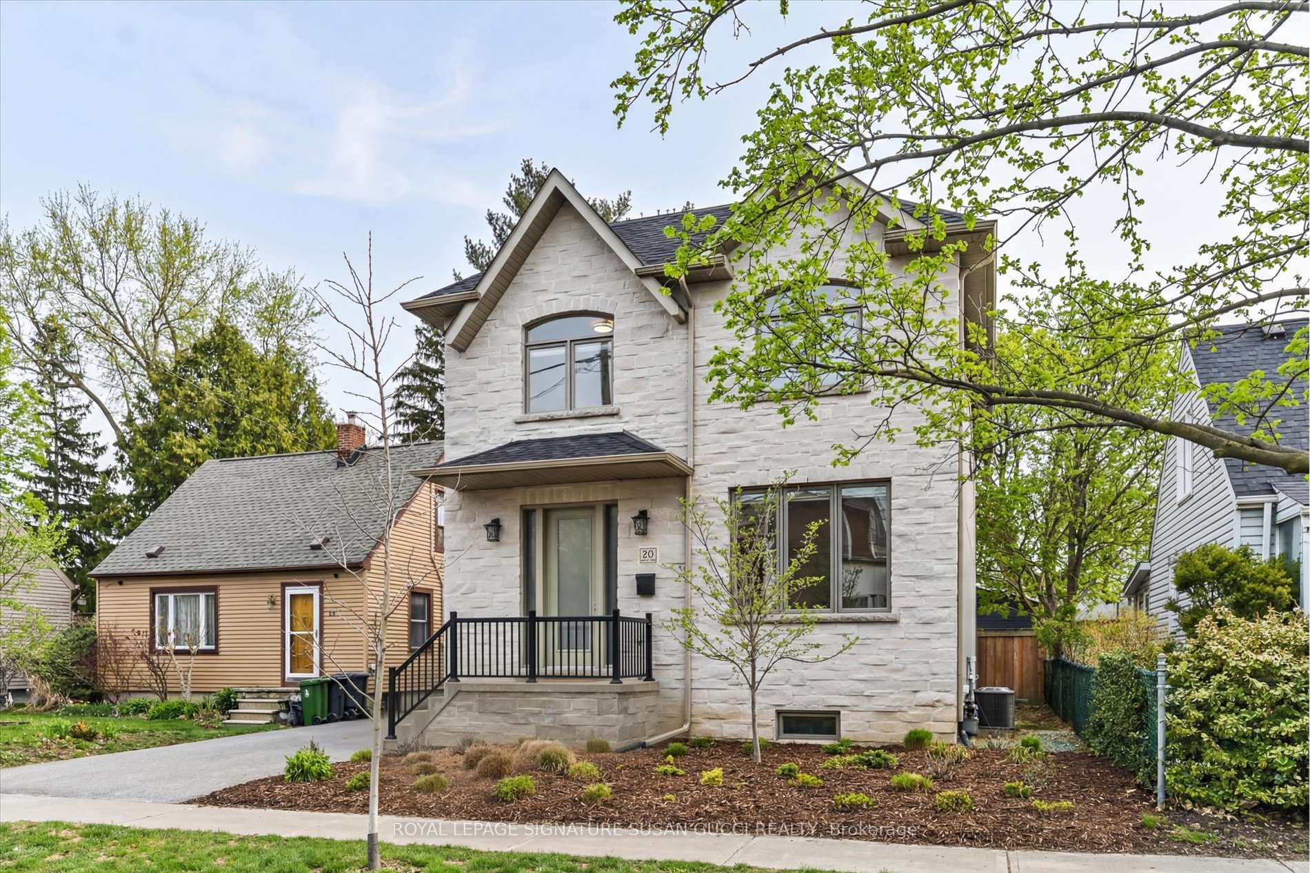 20 Warvet Crescent, Toronto E03, ON M4B 1P3 — Toronto E03, Ontario