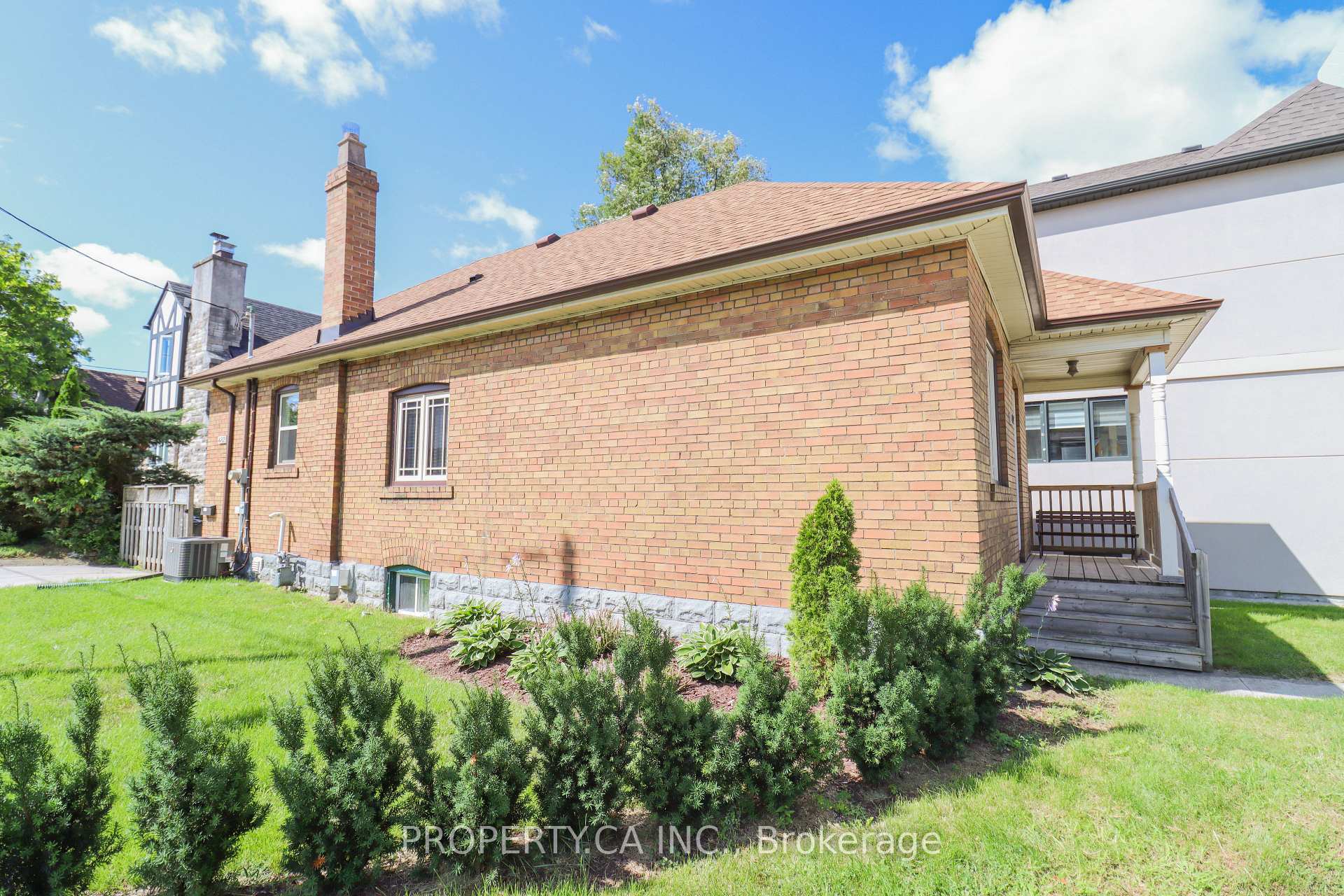 482 Donlands Avenue, Toronto E03 — photo 2 of 5