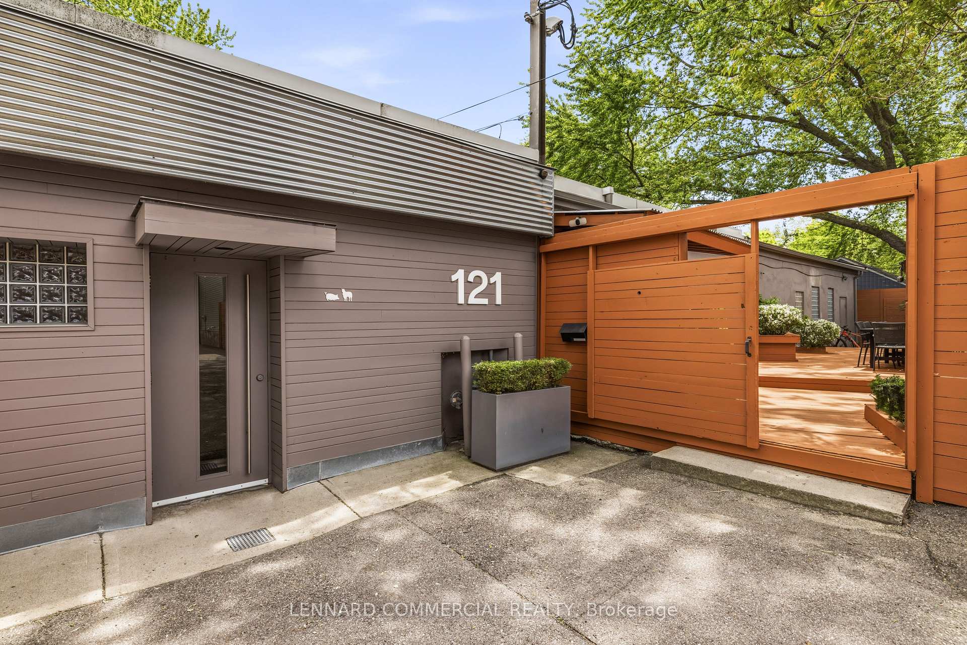121 Logan Avenue, Toronto E01, ON M4M 2M9 — Toronto E01, Ontario