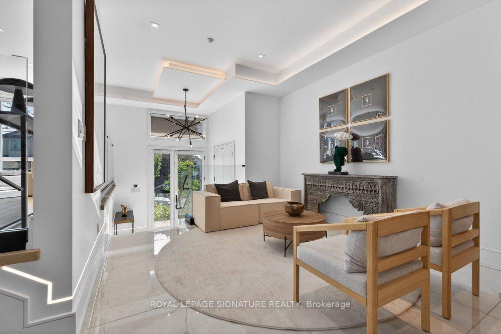 39 Derwyn Road, Toronto E03 — photo 5 of 5
