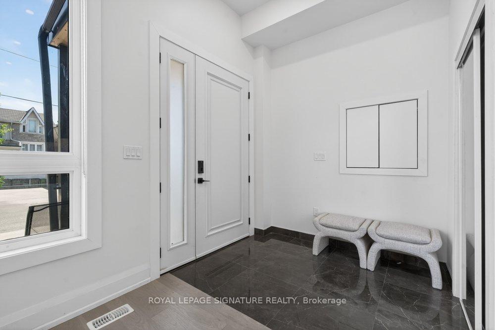260 Dewhurst Boulevard N, Toronto E03 — photo 3 of 5