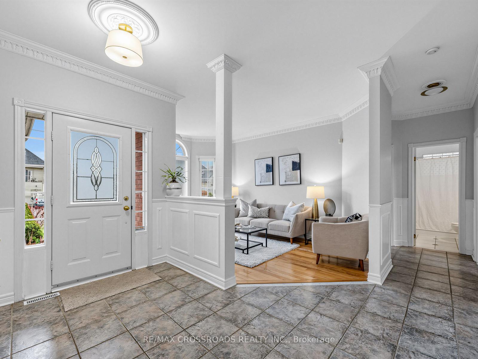 484 Poplar Avenue, Ajax — photo 3 of 5