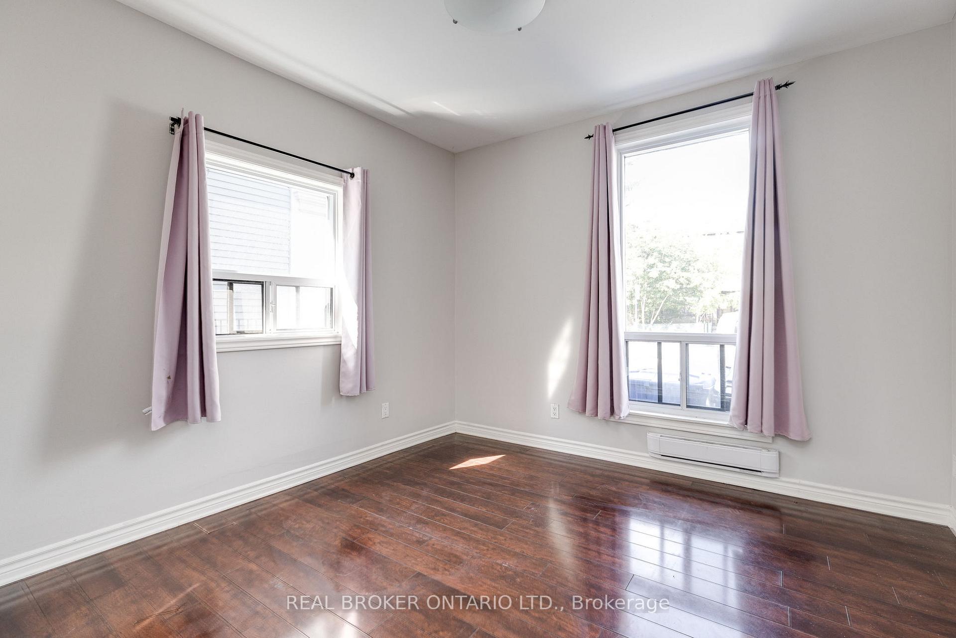 371 Jones Avenue Main, Toronto E01 — photo 4 of 5