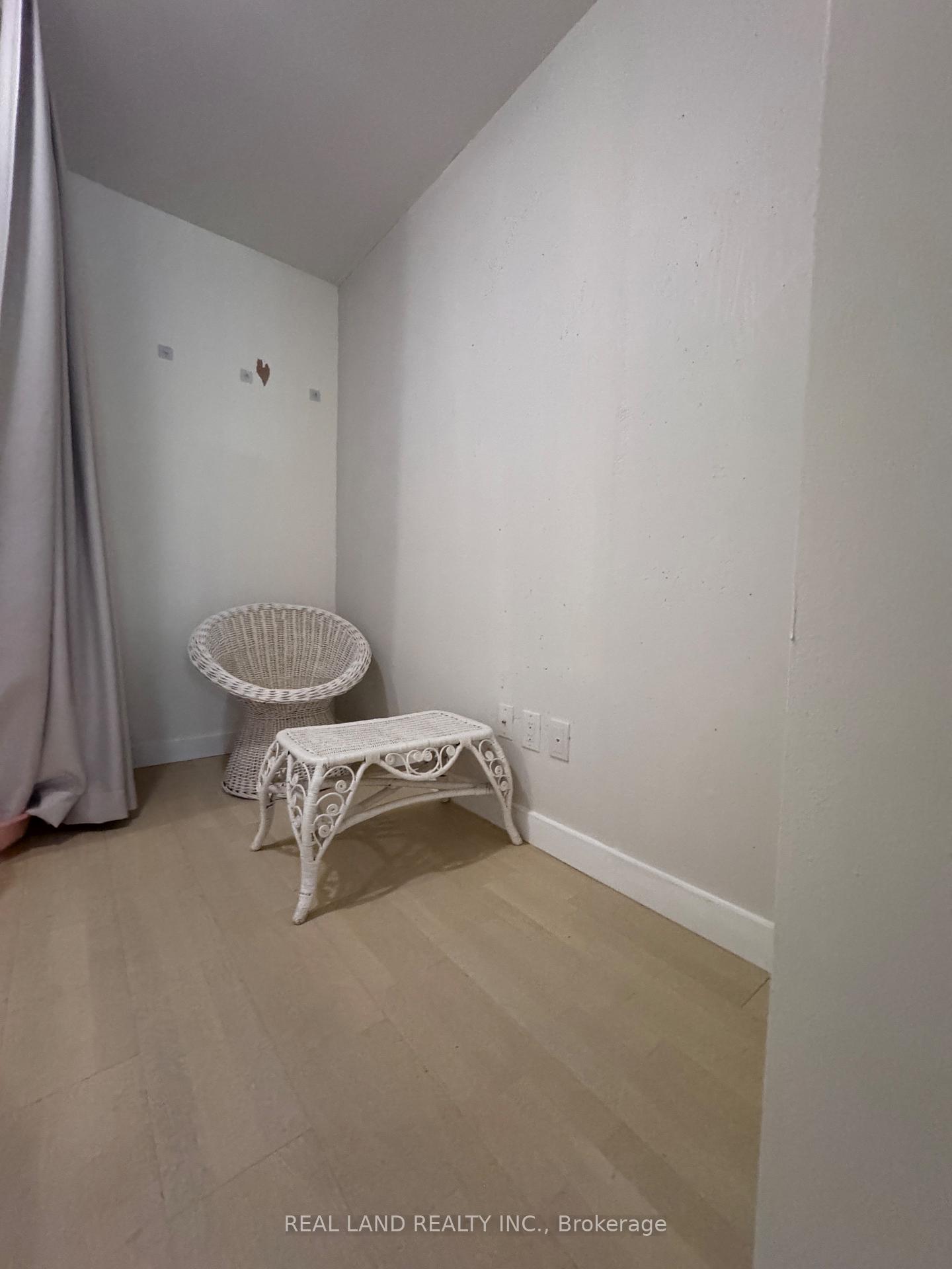 246 Logan Avenue 303, Toronto E01 — photo 5 of 5