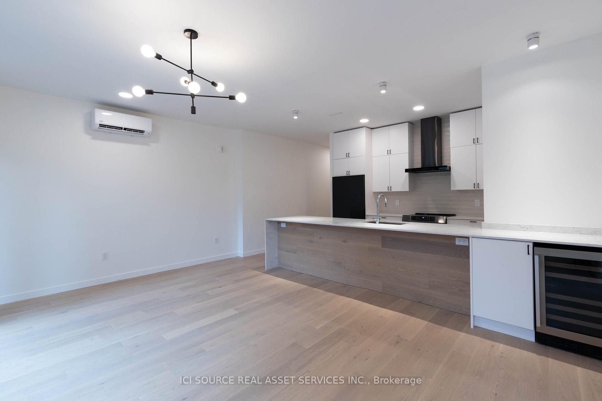 60 Jones Avenue C, Toronto E01, ON M4M 2Z8 — Toronto E01, Ontario