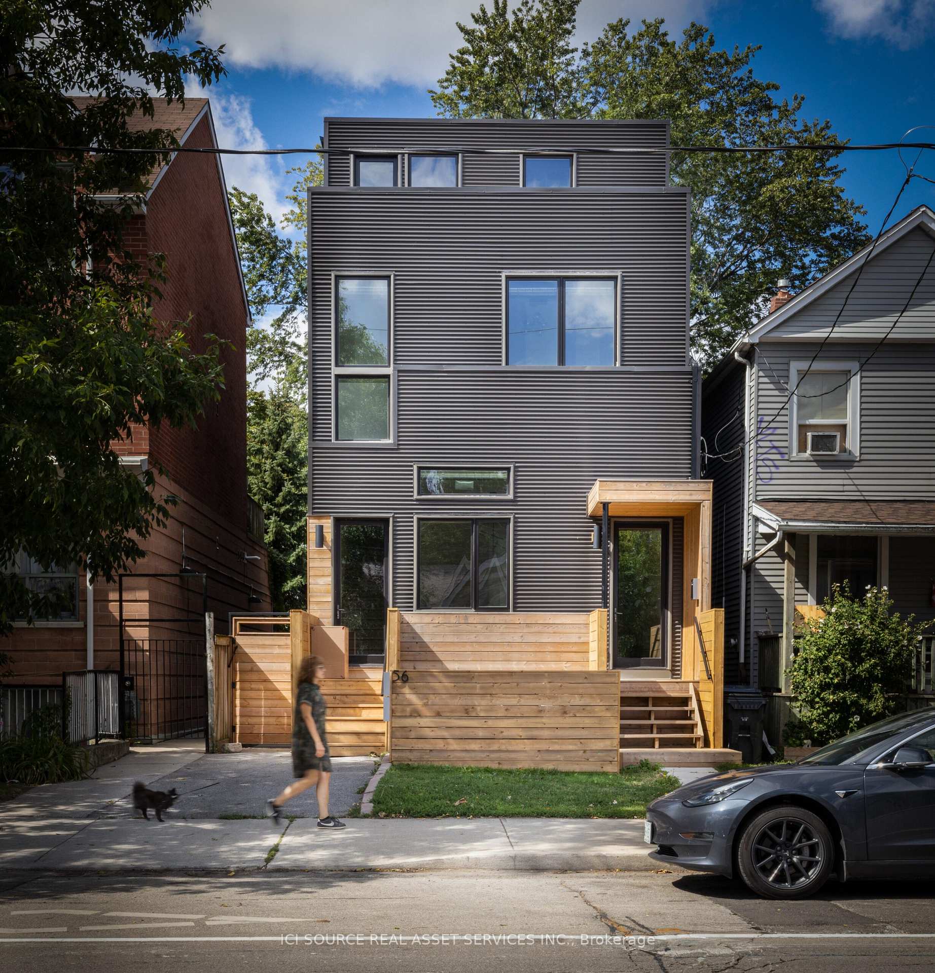 60 Jones Avenue C, Toronto E01 — photo 2 of 5