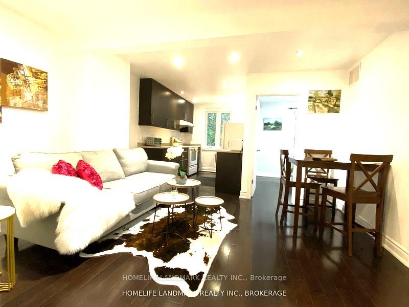 57 Glenside Avenue 2nd, Toronto E01 — photo 2 of 5