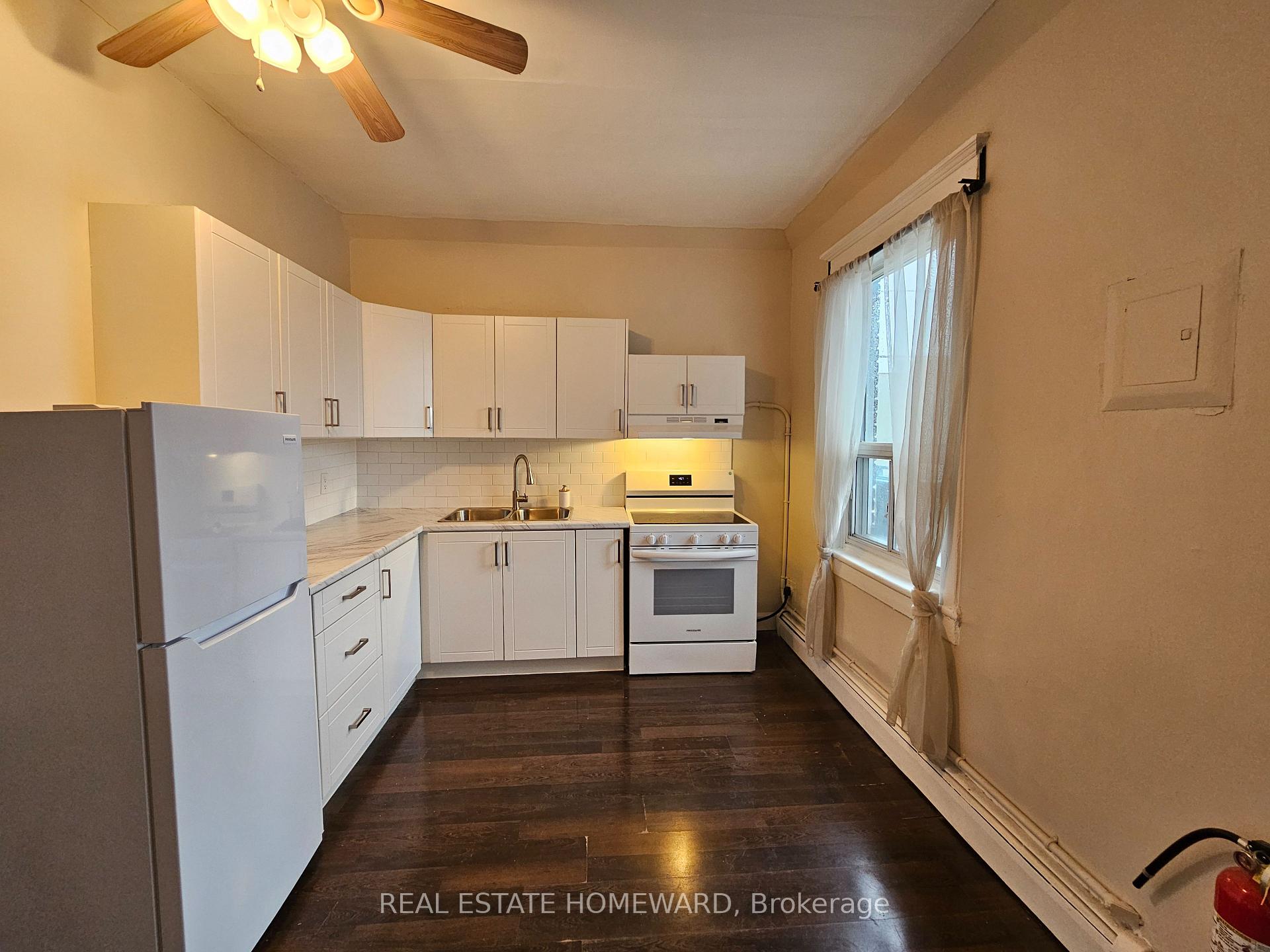 733 Pape Avenue A, Toronto E03, ON M4K 3S8 — Toronto E03, Ontario