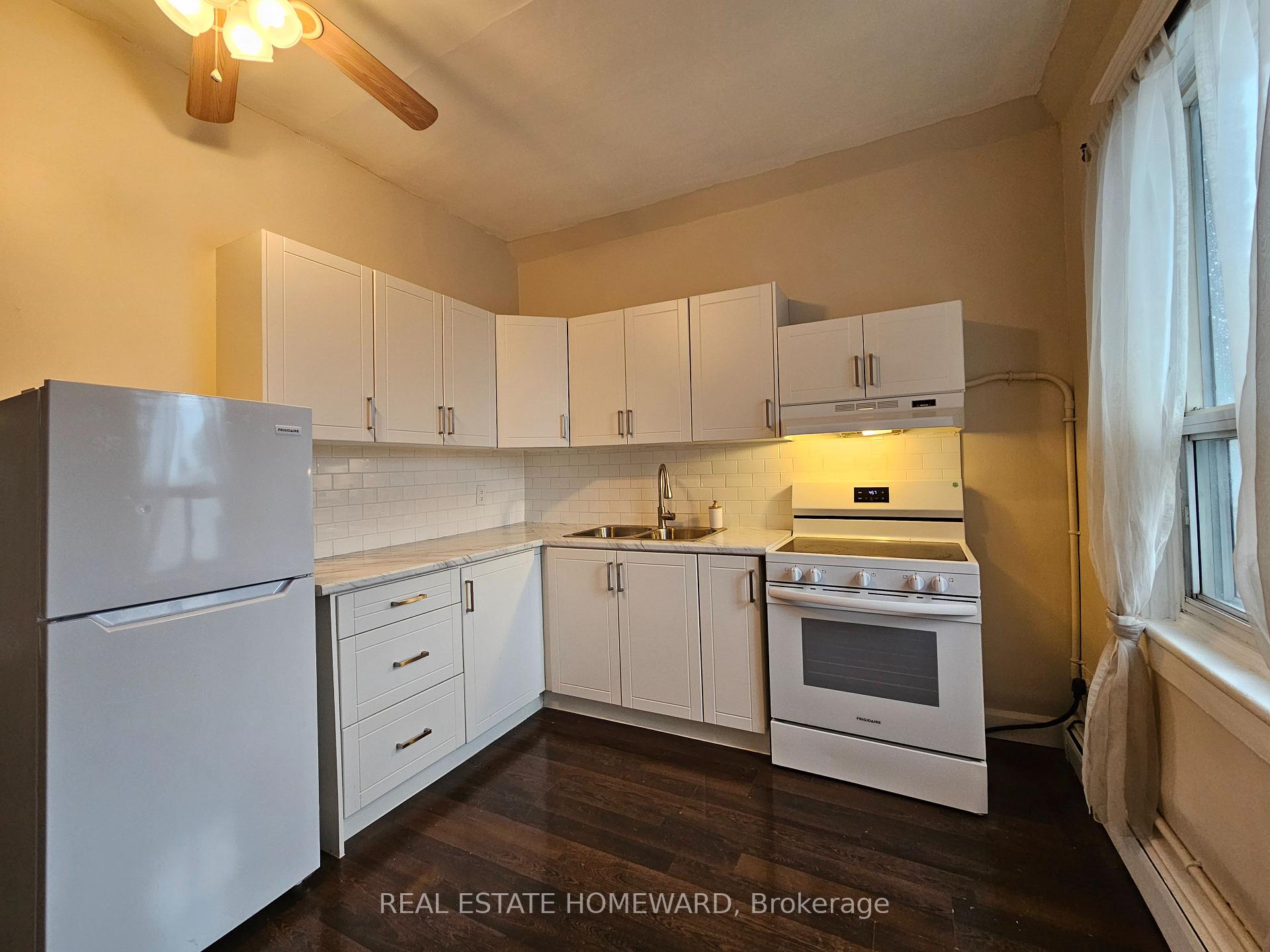 733 Pape Avenue A, Toronto E03 — photo 2 of 5